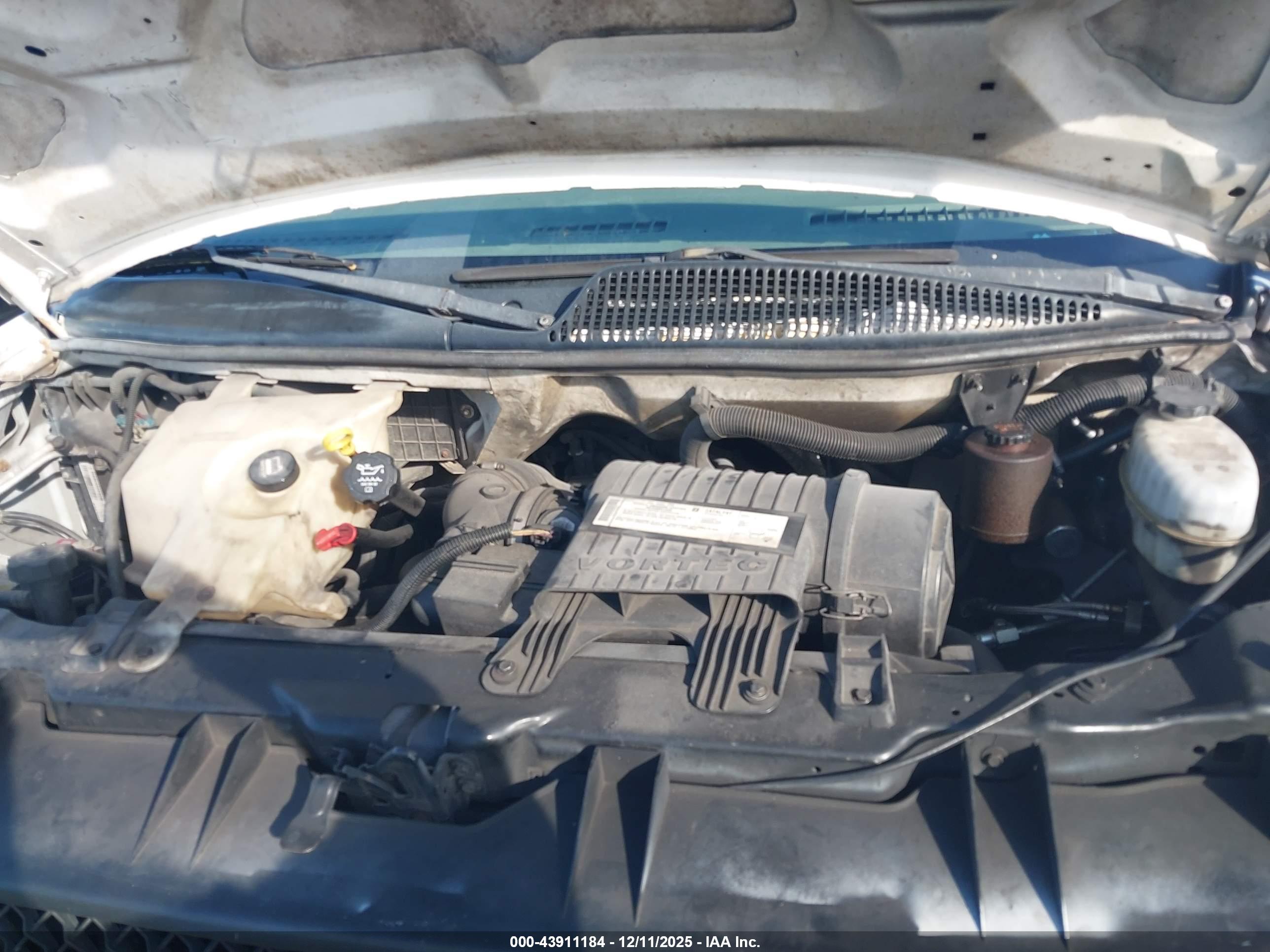 CHEVROLET EXPRESS image 10