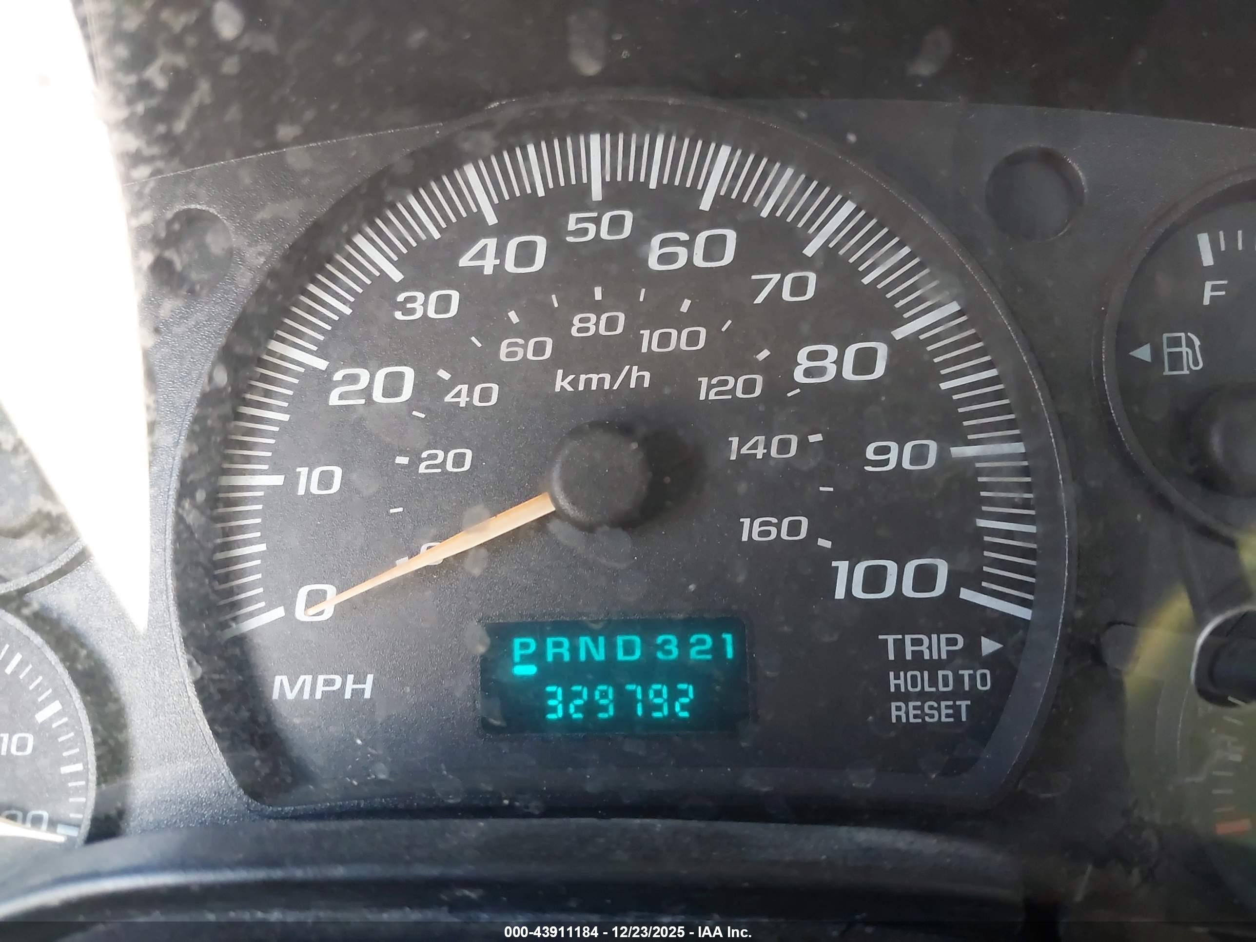 CHEVROLET EXPRESS image 7