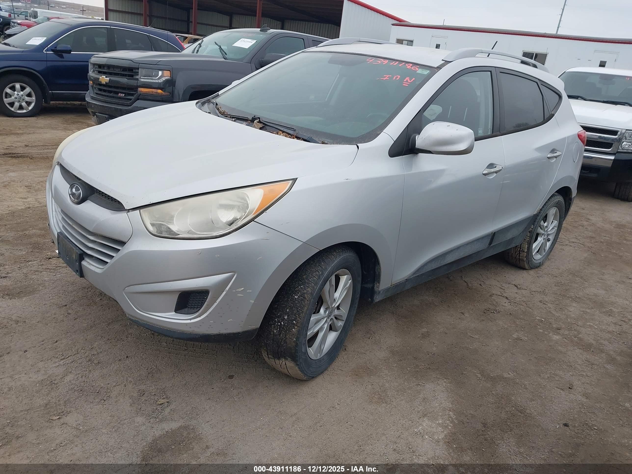 HYUNDAI TUCSON image 2