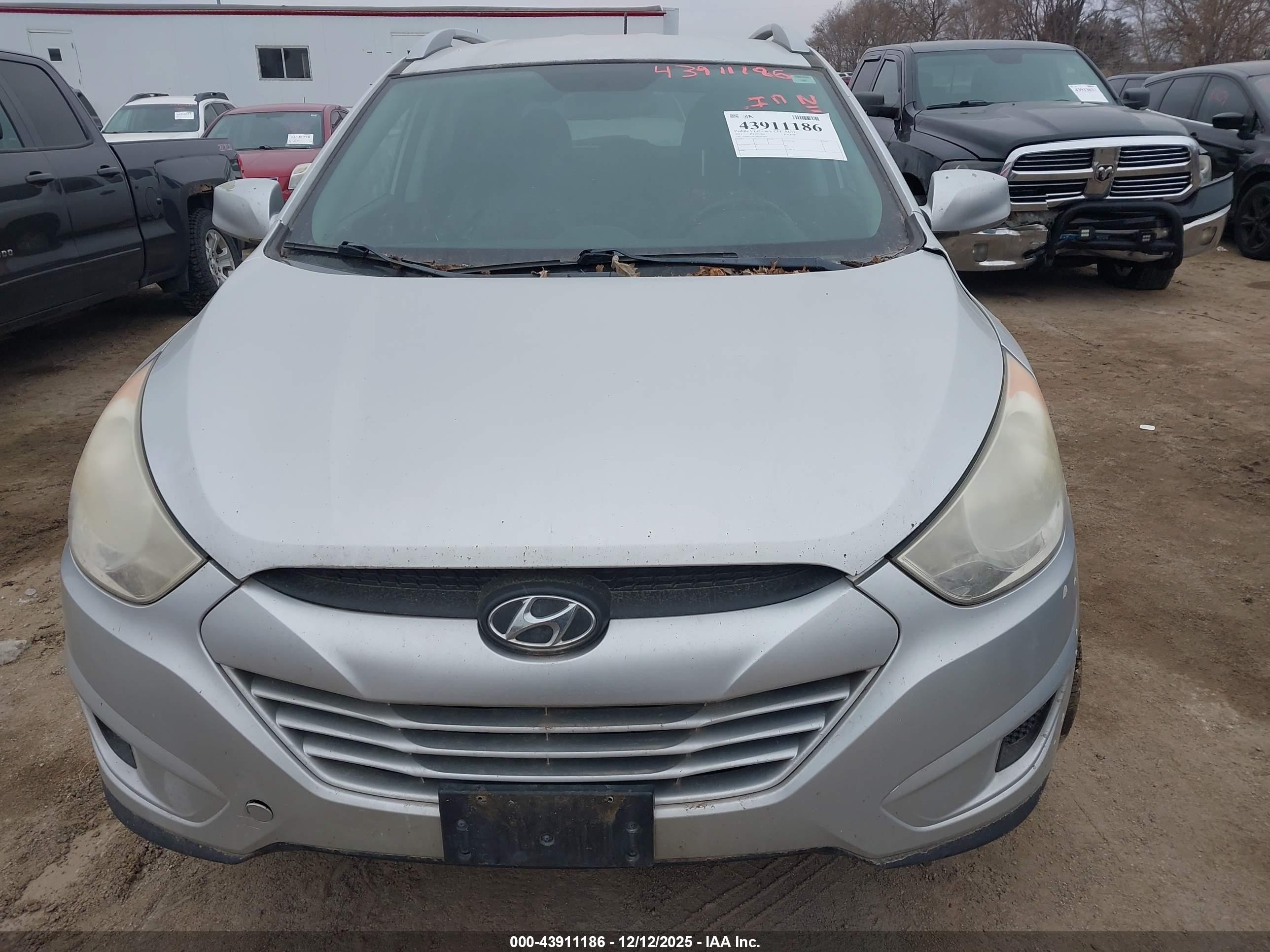 HYUNDAI TUCSON image 6