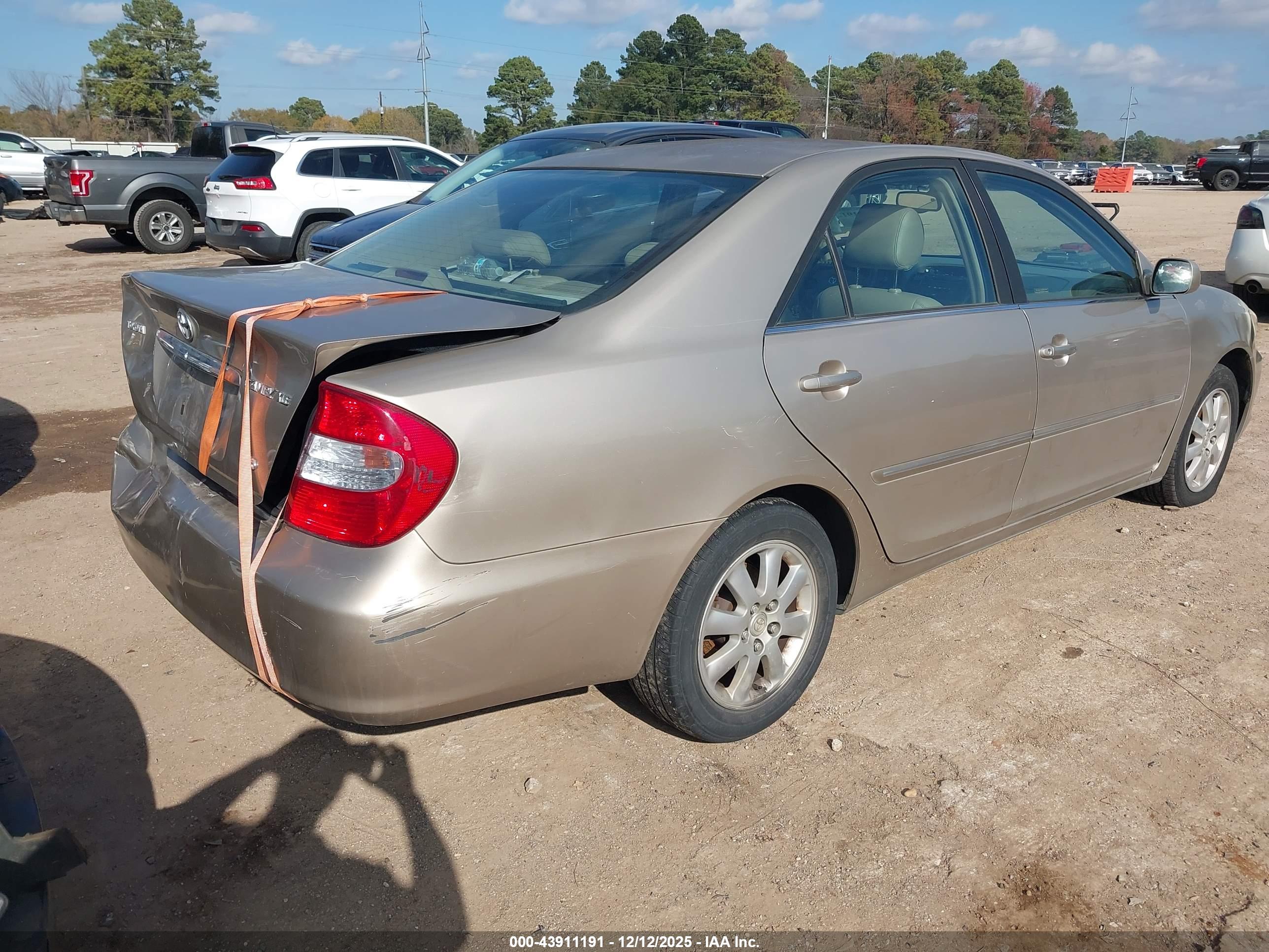 TOYOTA CAMRY image 4