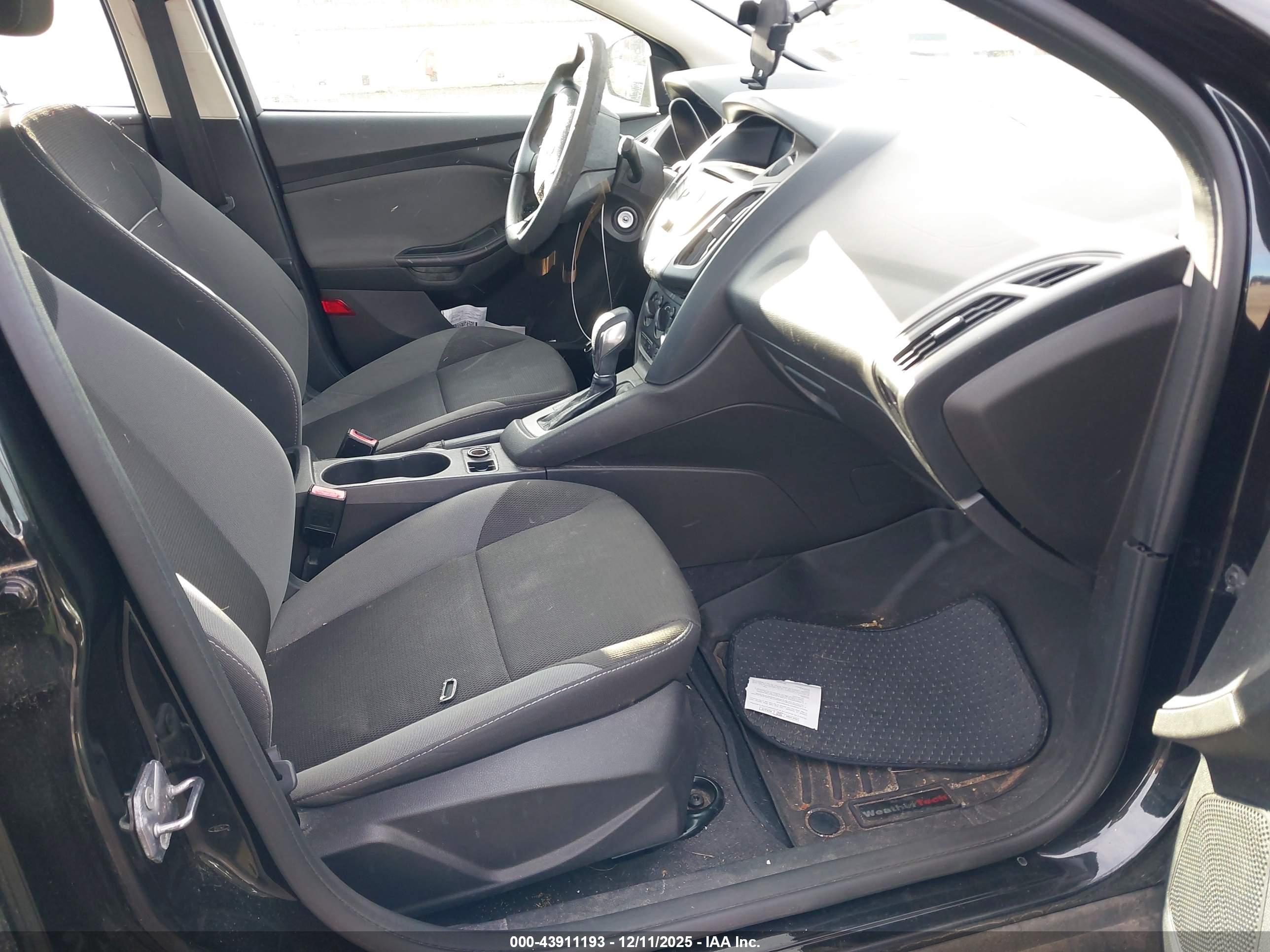 FORD FOCUS image 5