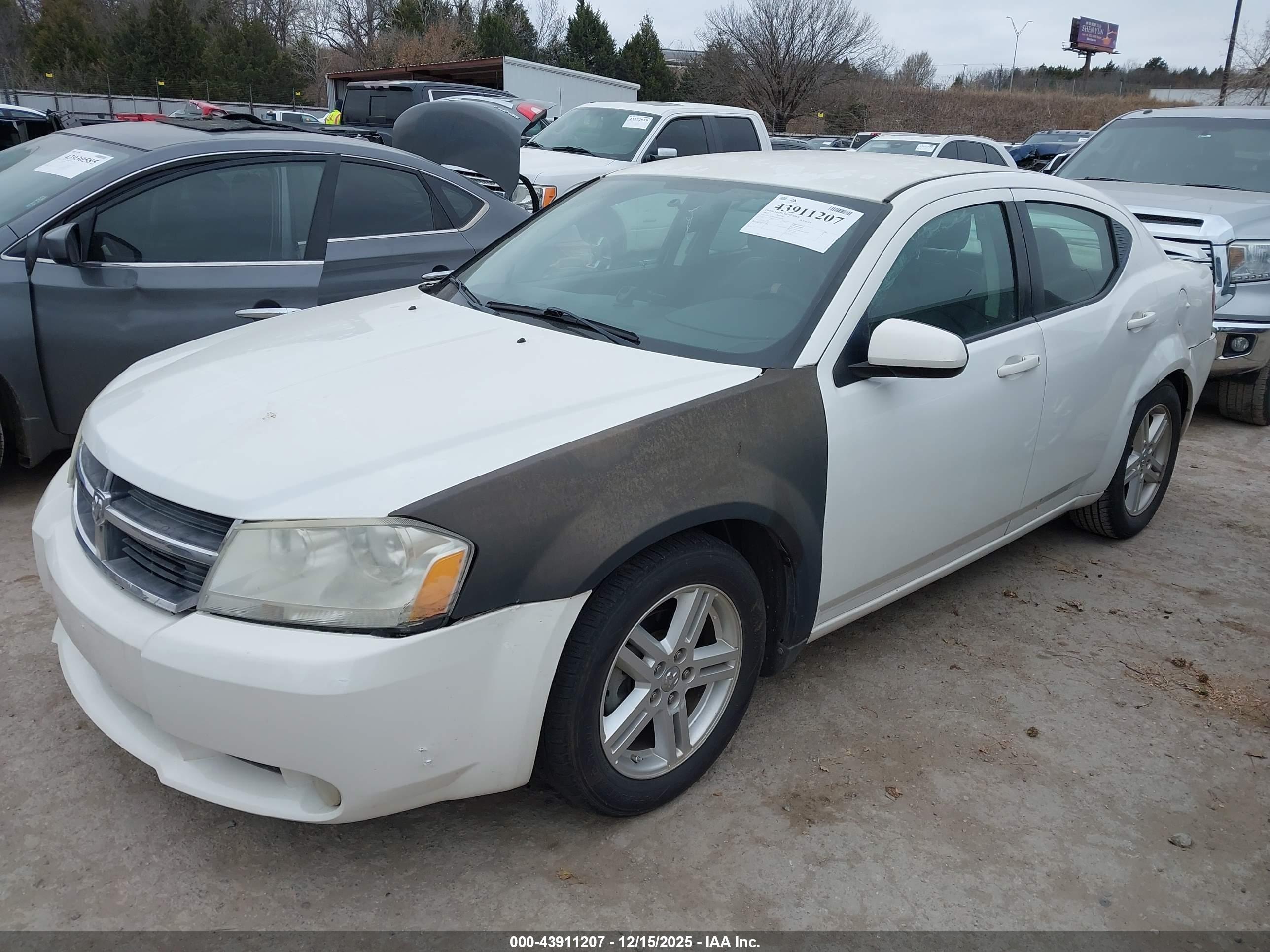 DODGE AVENGER image 2