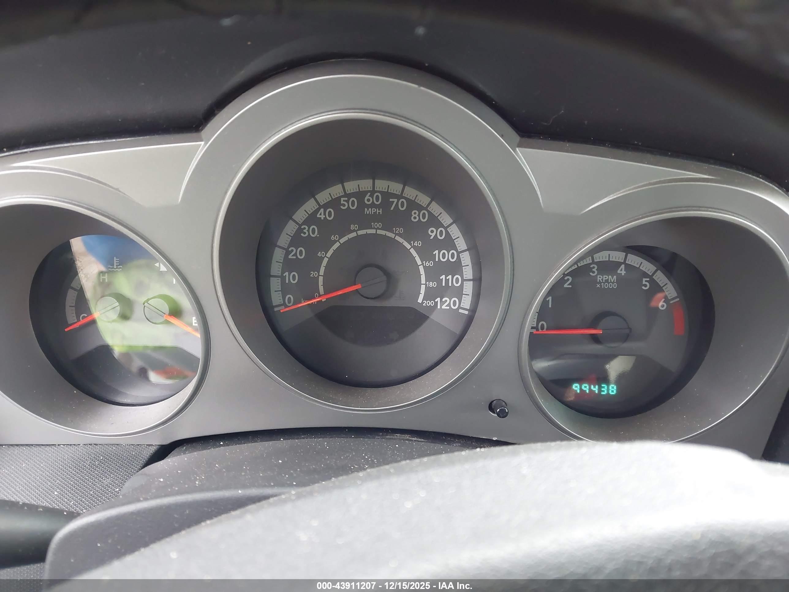 DODGE AVENGER image 7