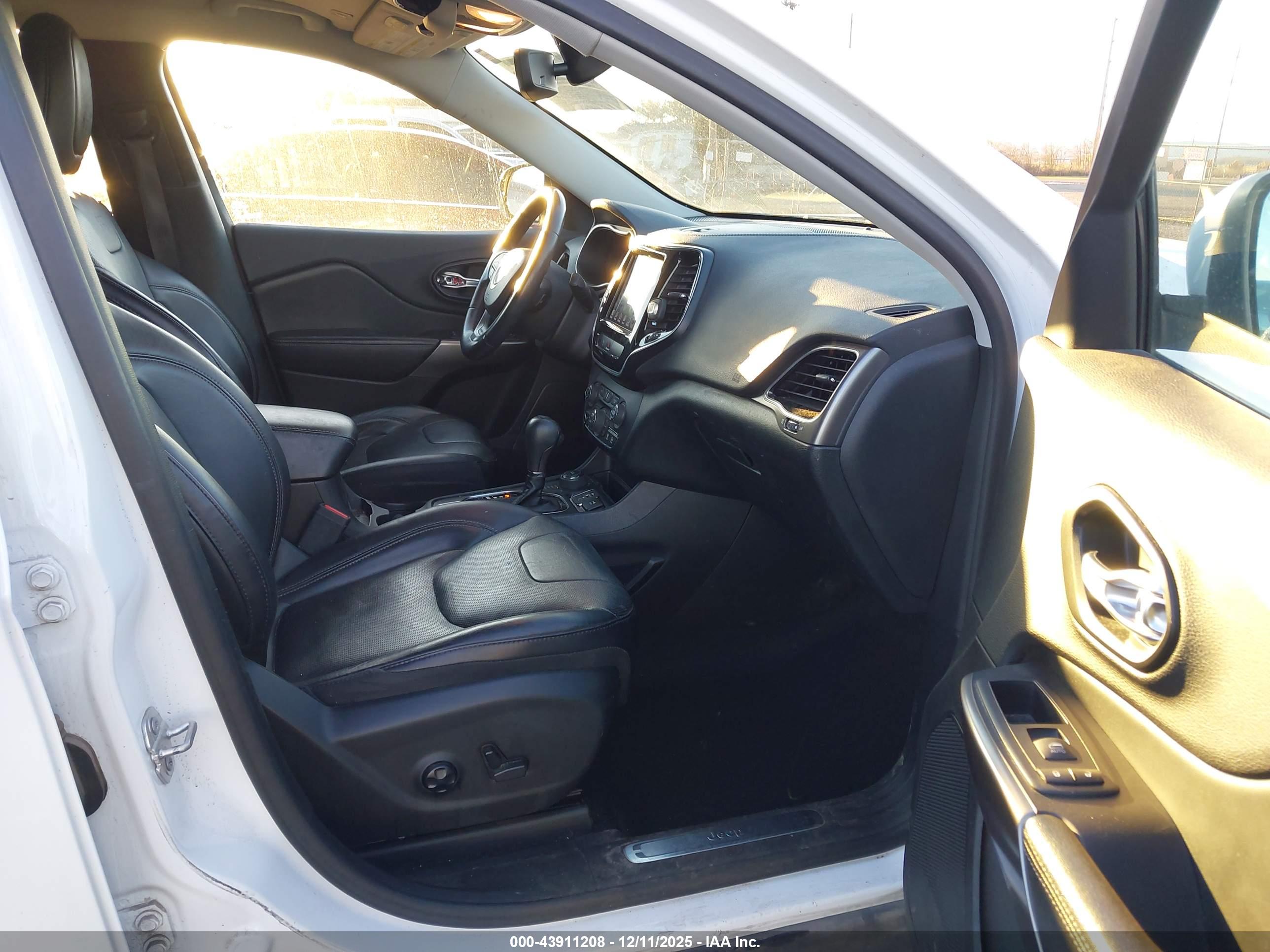 JEEP CHEROKEE image 5
