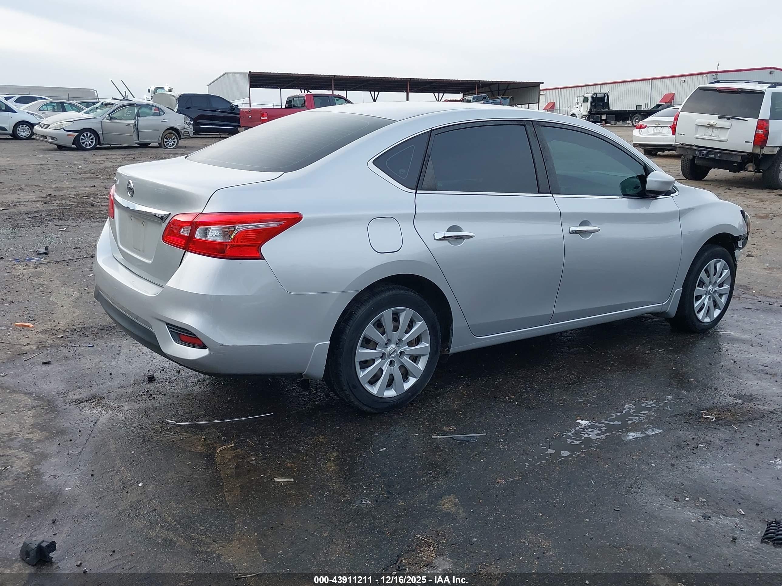 NISSAN SENTRA image 4