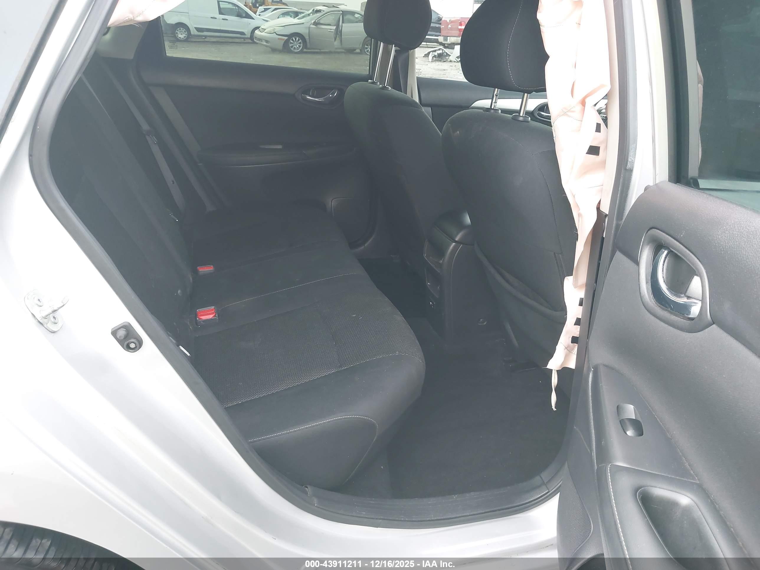 NISSAN SENTRA image 8