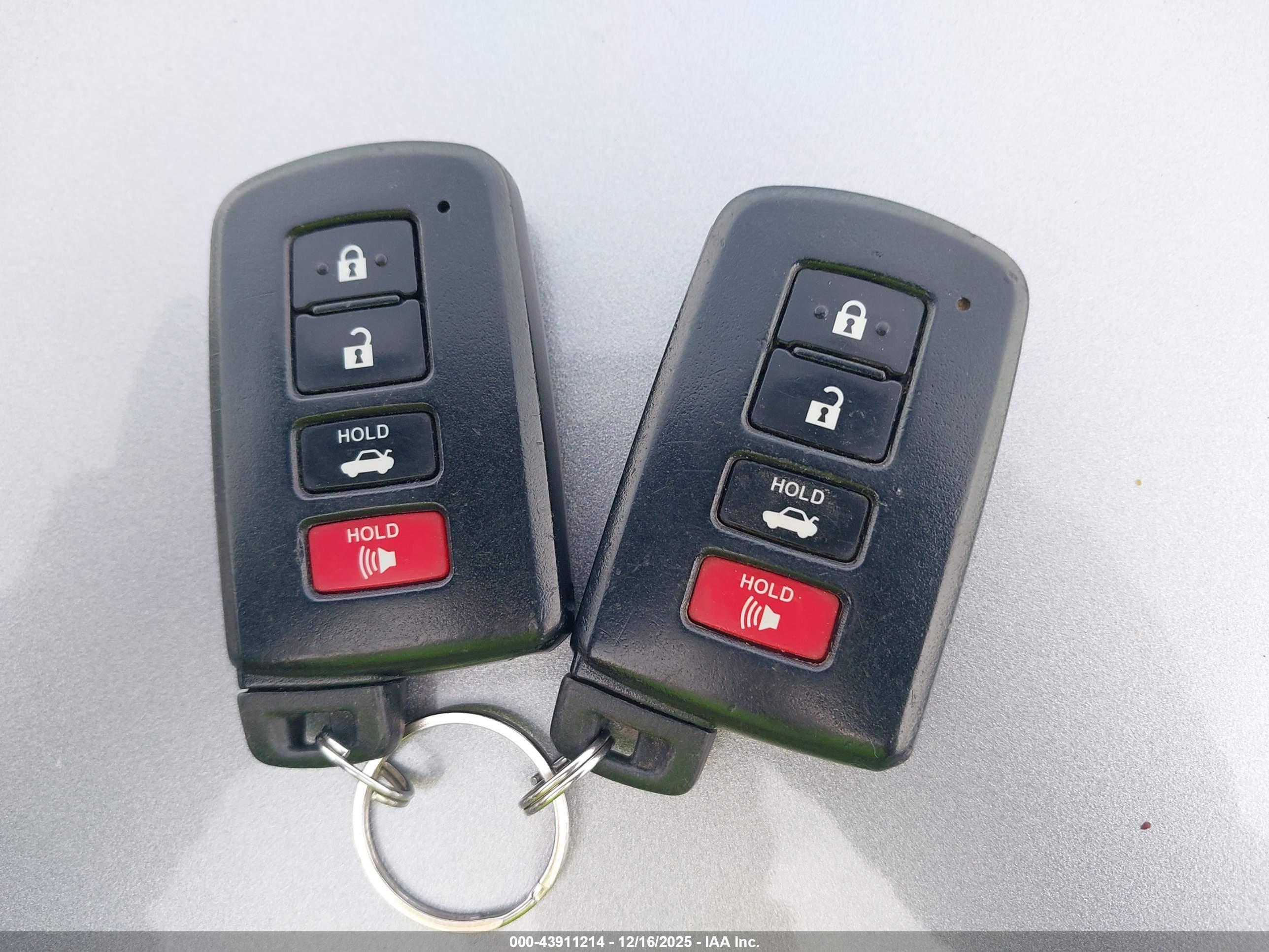 TOYOTA CAMRY image 11