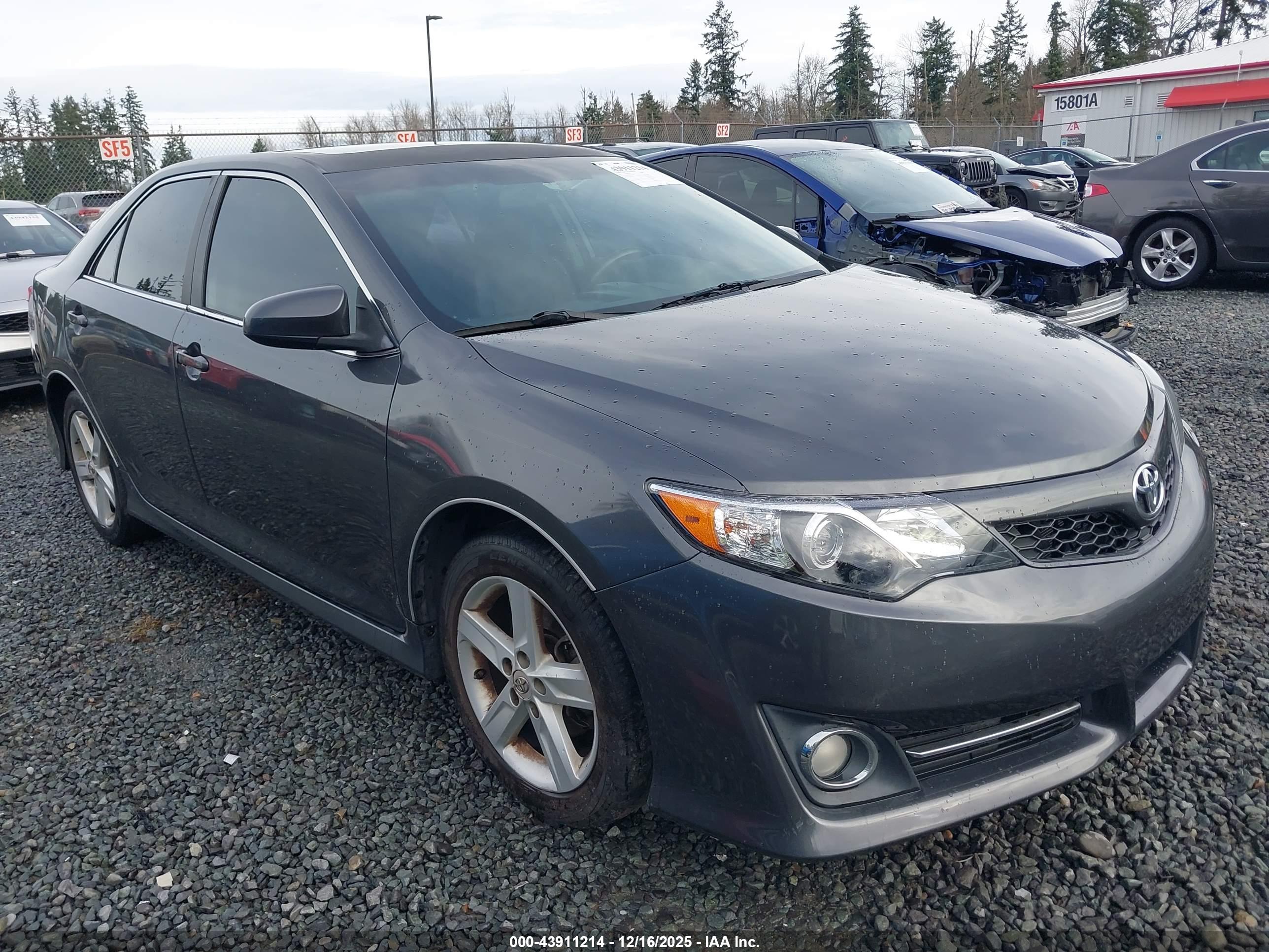 TOYOTA CAMRY image 6