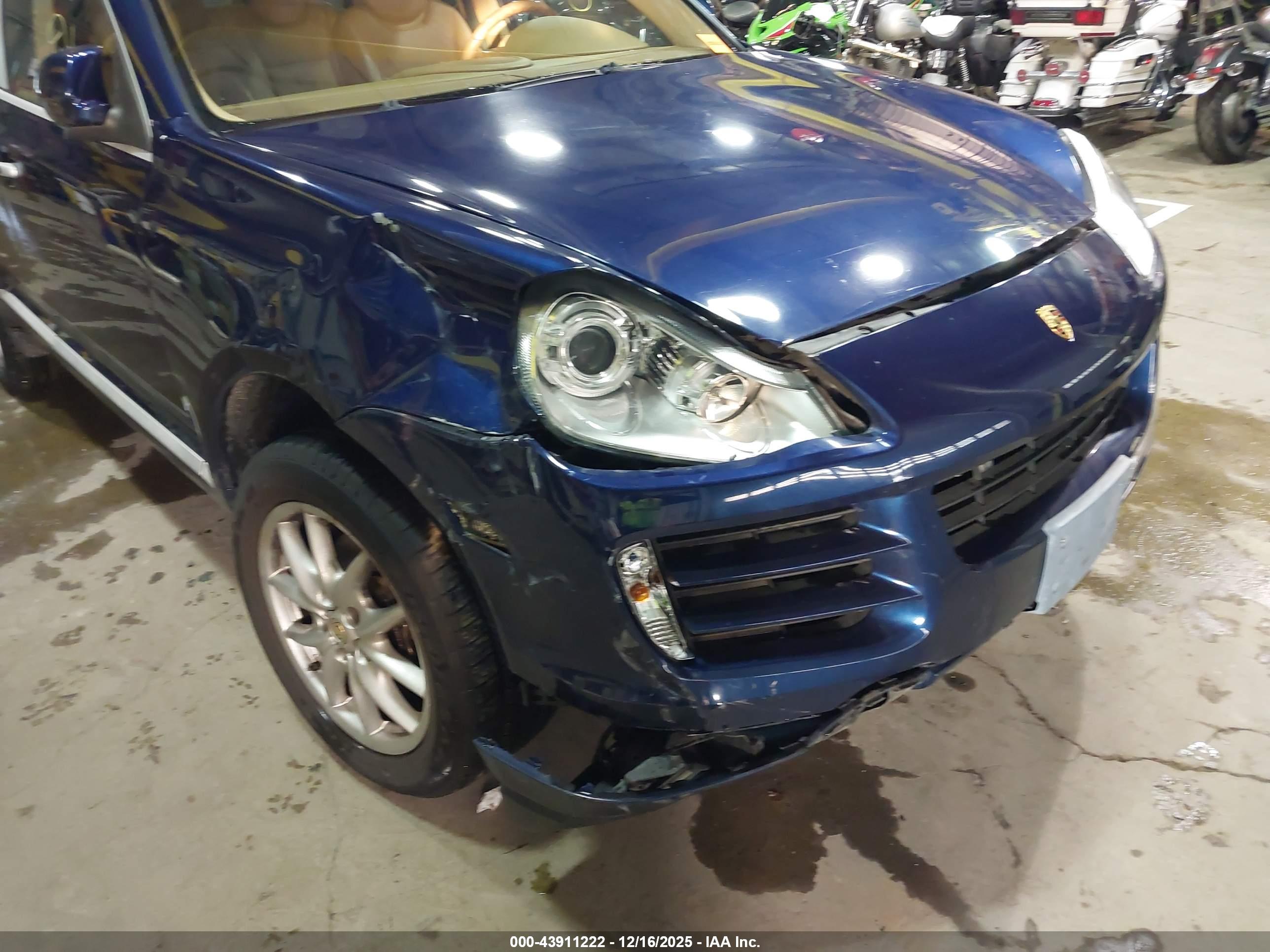 PORSCHE CAYENNE image 6