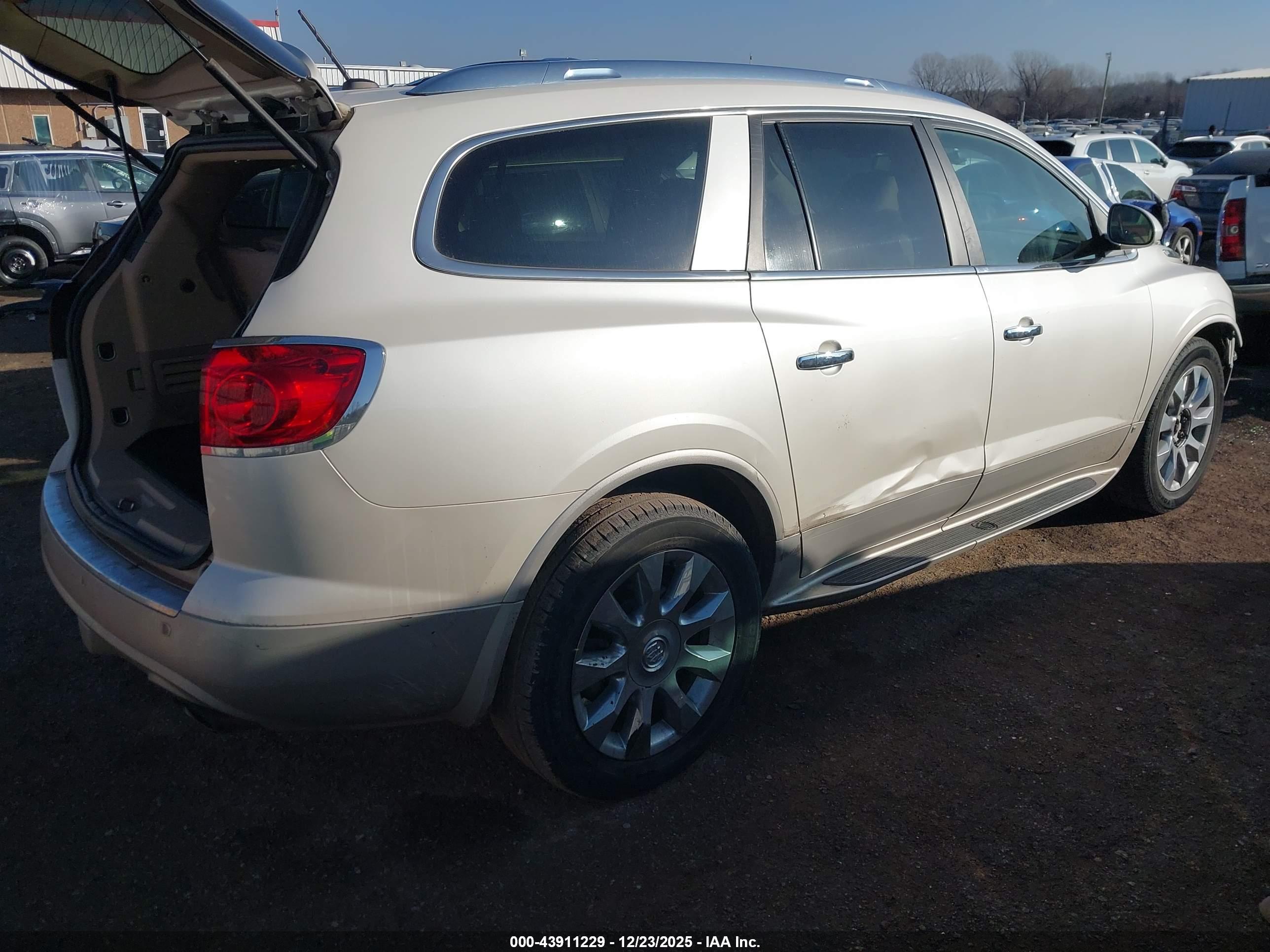 BUICK ENCLAVE image 4