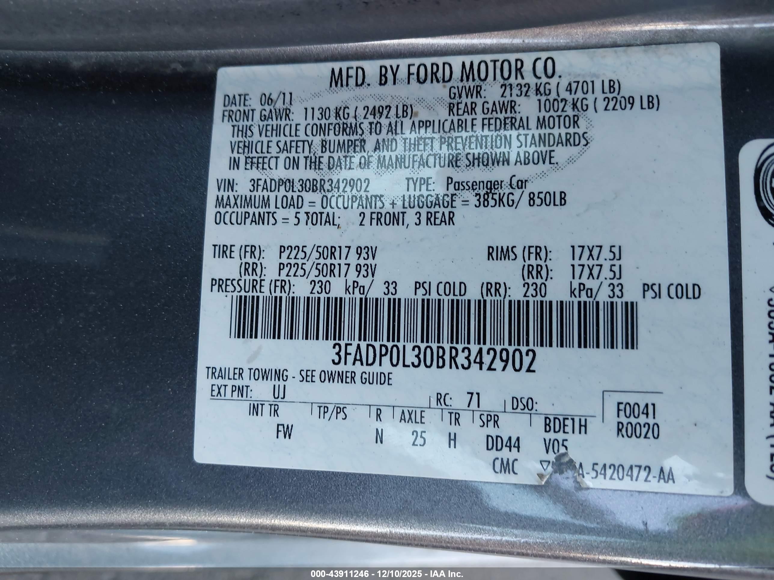 FORD FUSION image 9