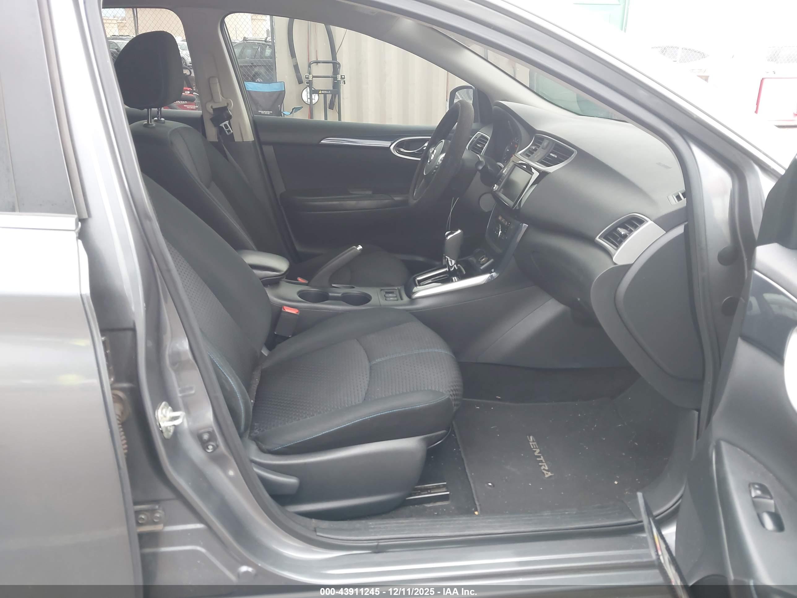 NISSAN SENTRA image 5