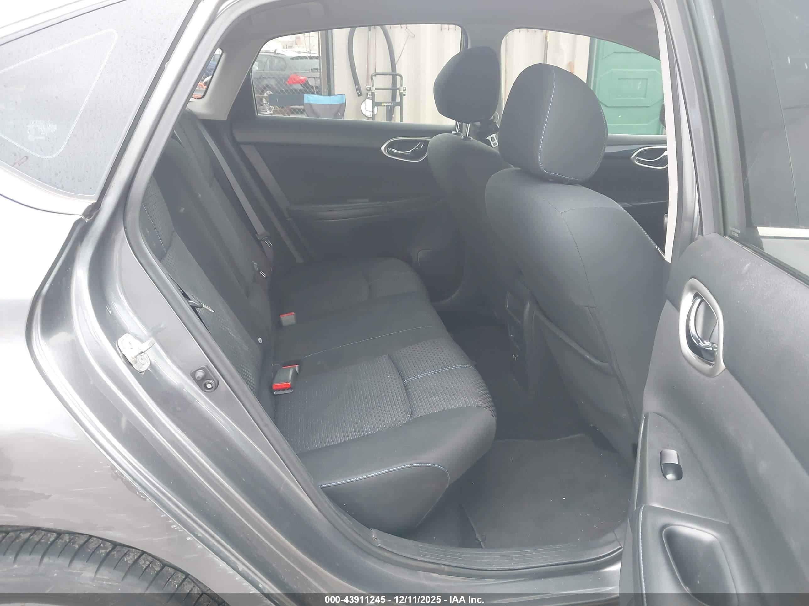 NISSAN SENTRA image 8