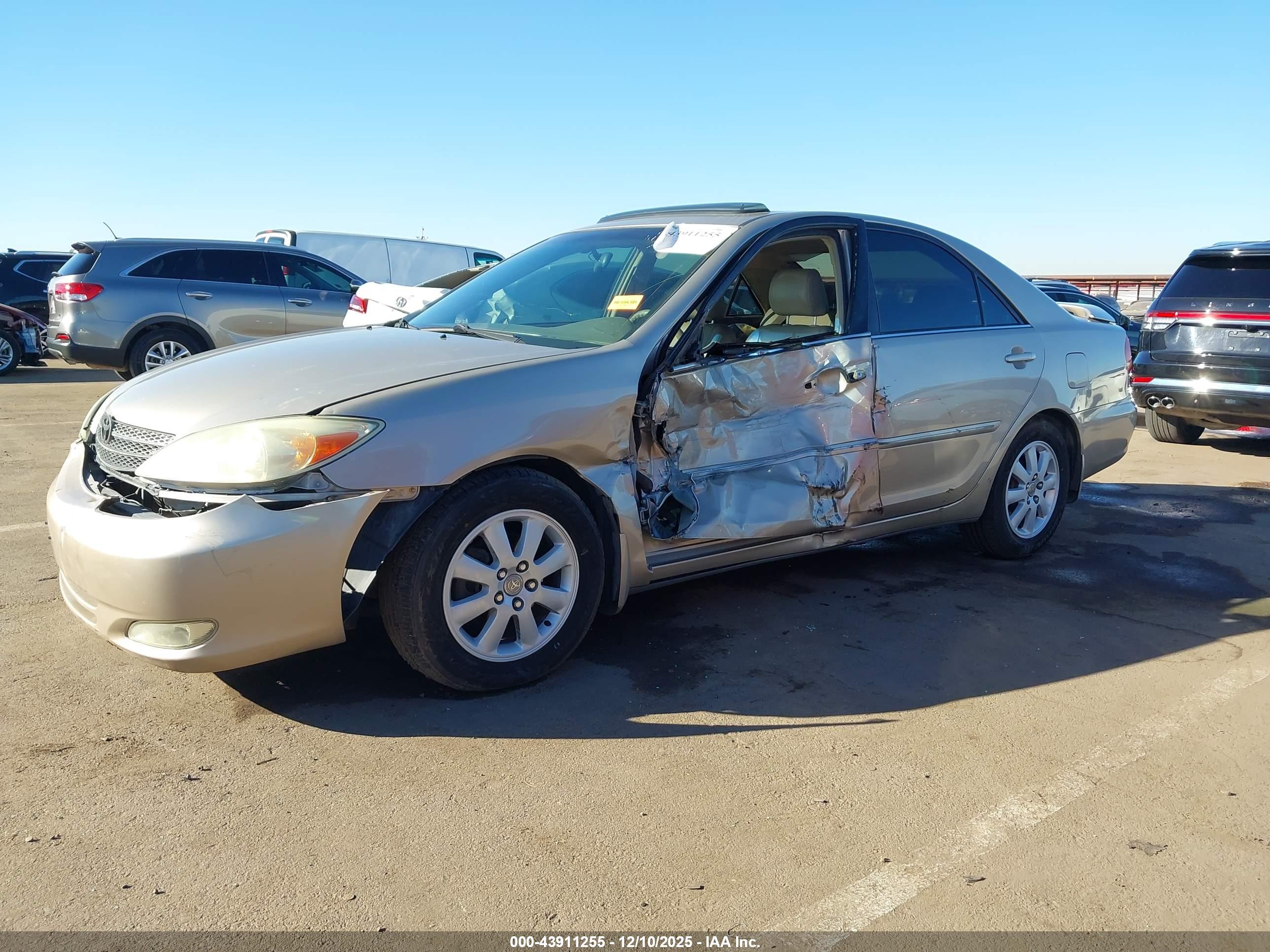 TOYOTA CAMRY image 6