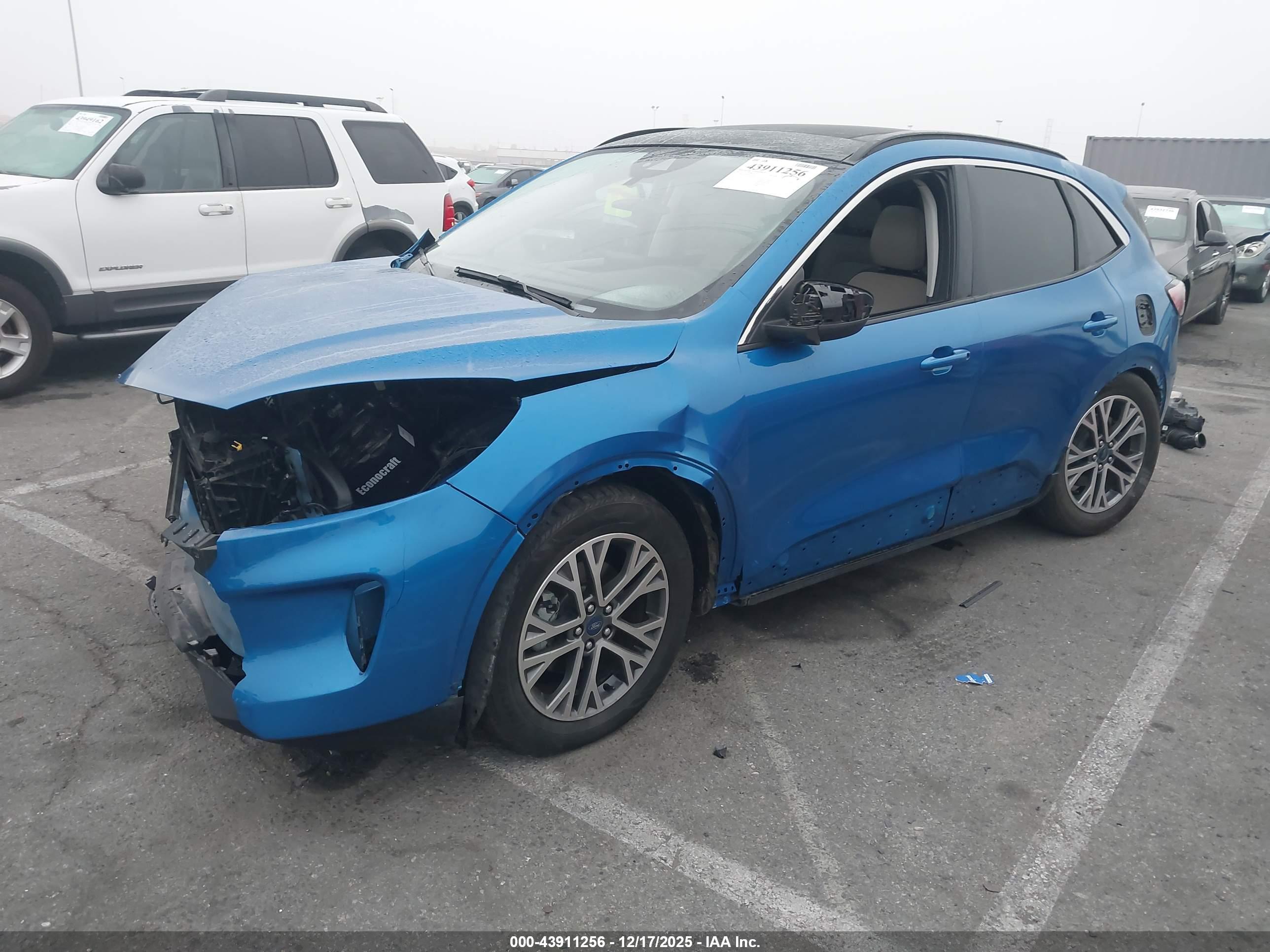 FORD ESCAPE image 2