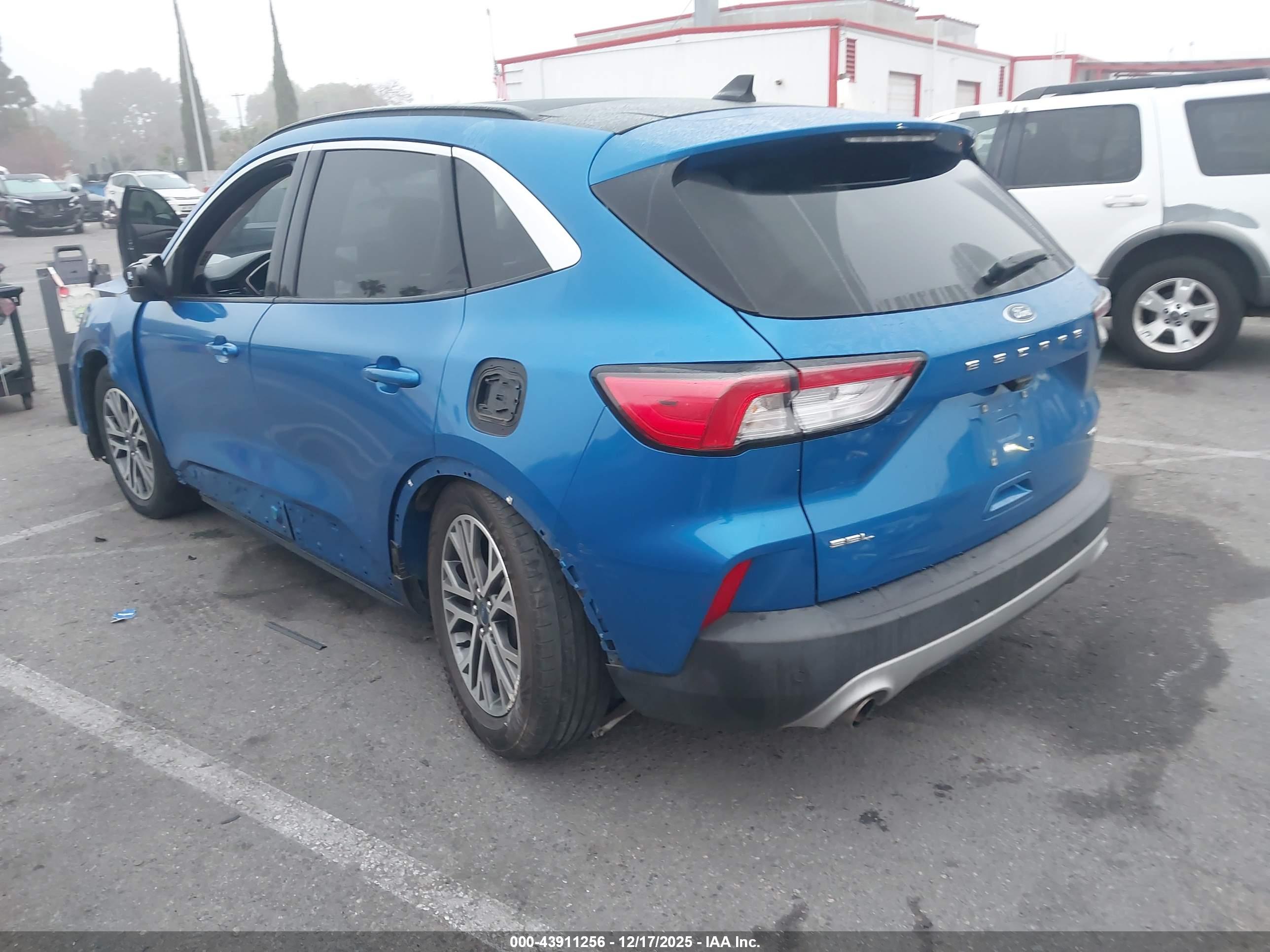 FORD ESCAPE image 3