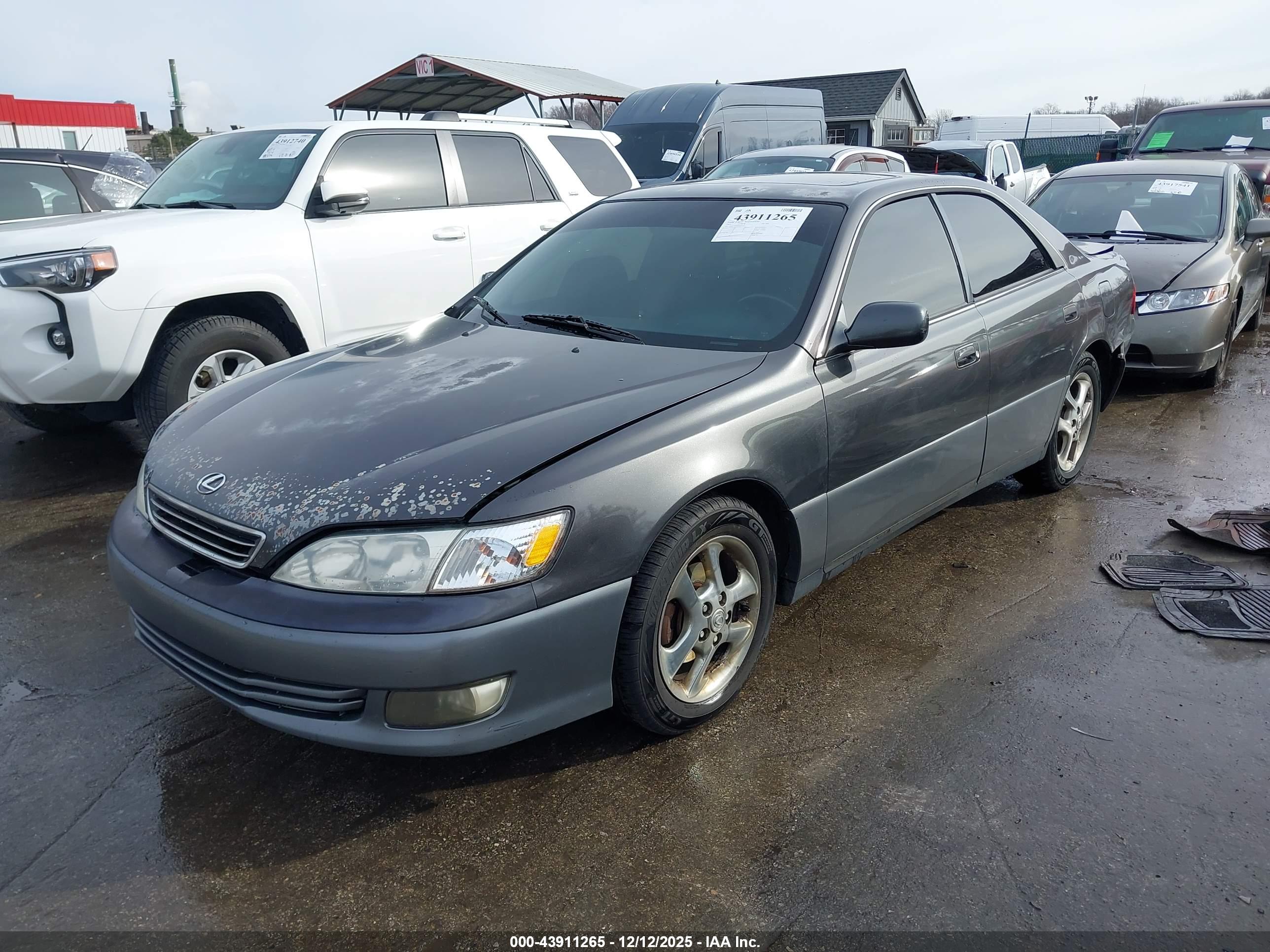LEXUS ES image 2