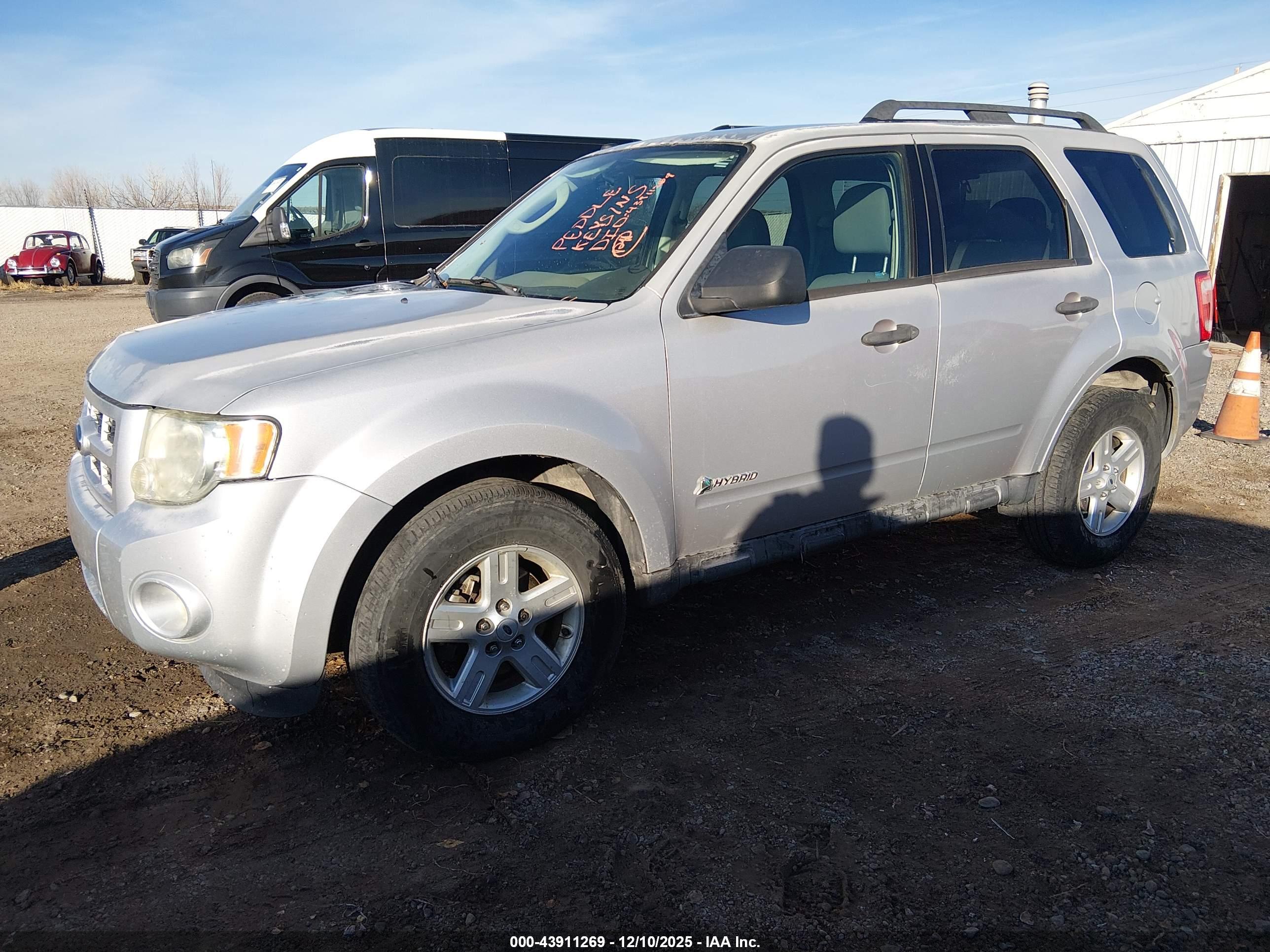 FORD ESCAPE image 2