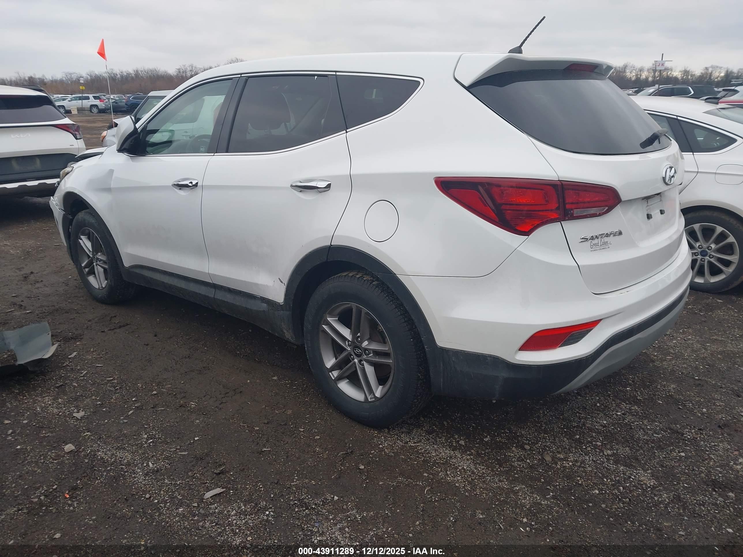 HYUNDAI SANTA image 3