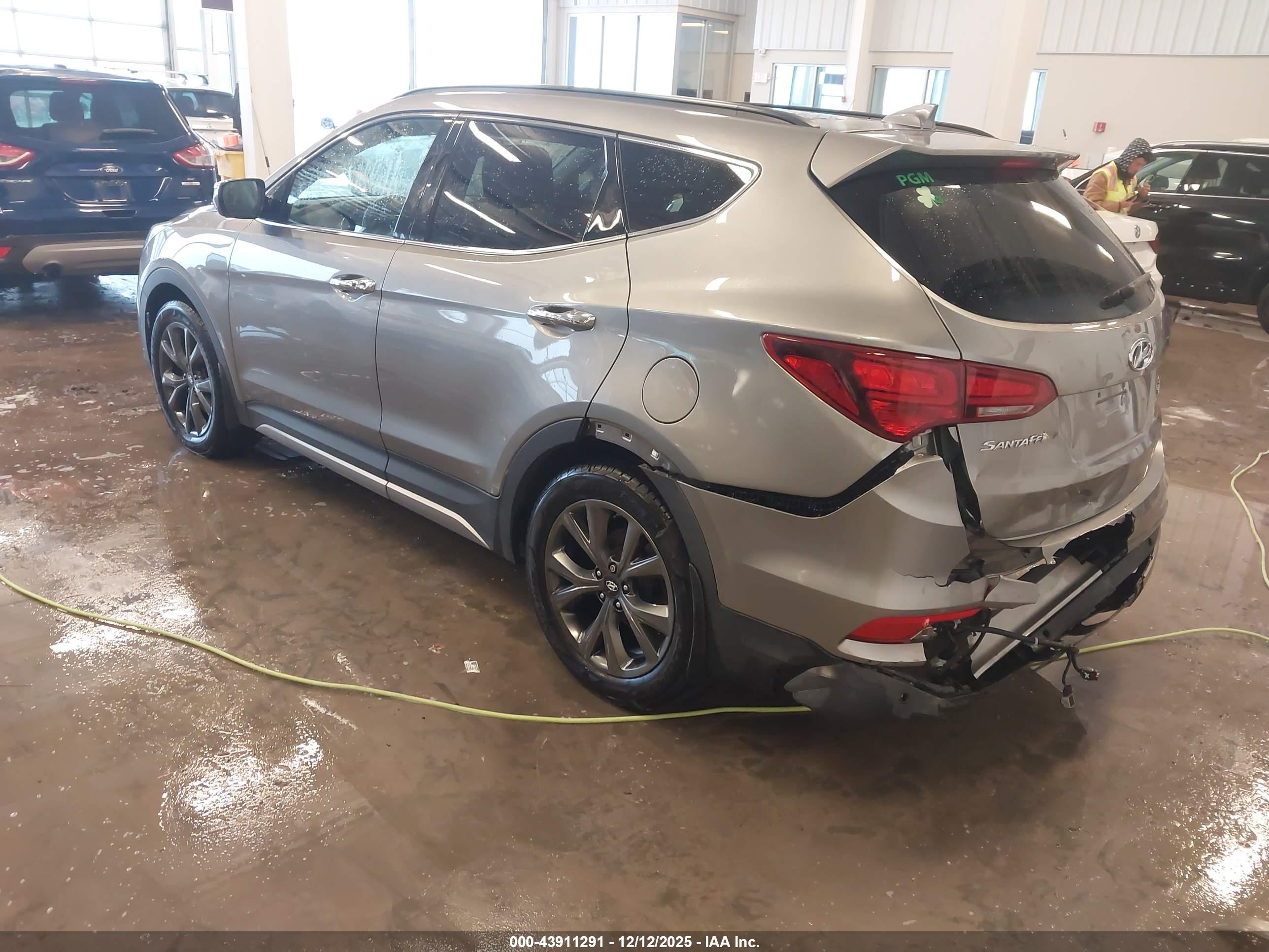 HYUNDAI SANTA image 3