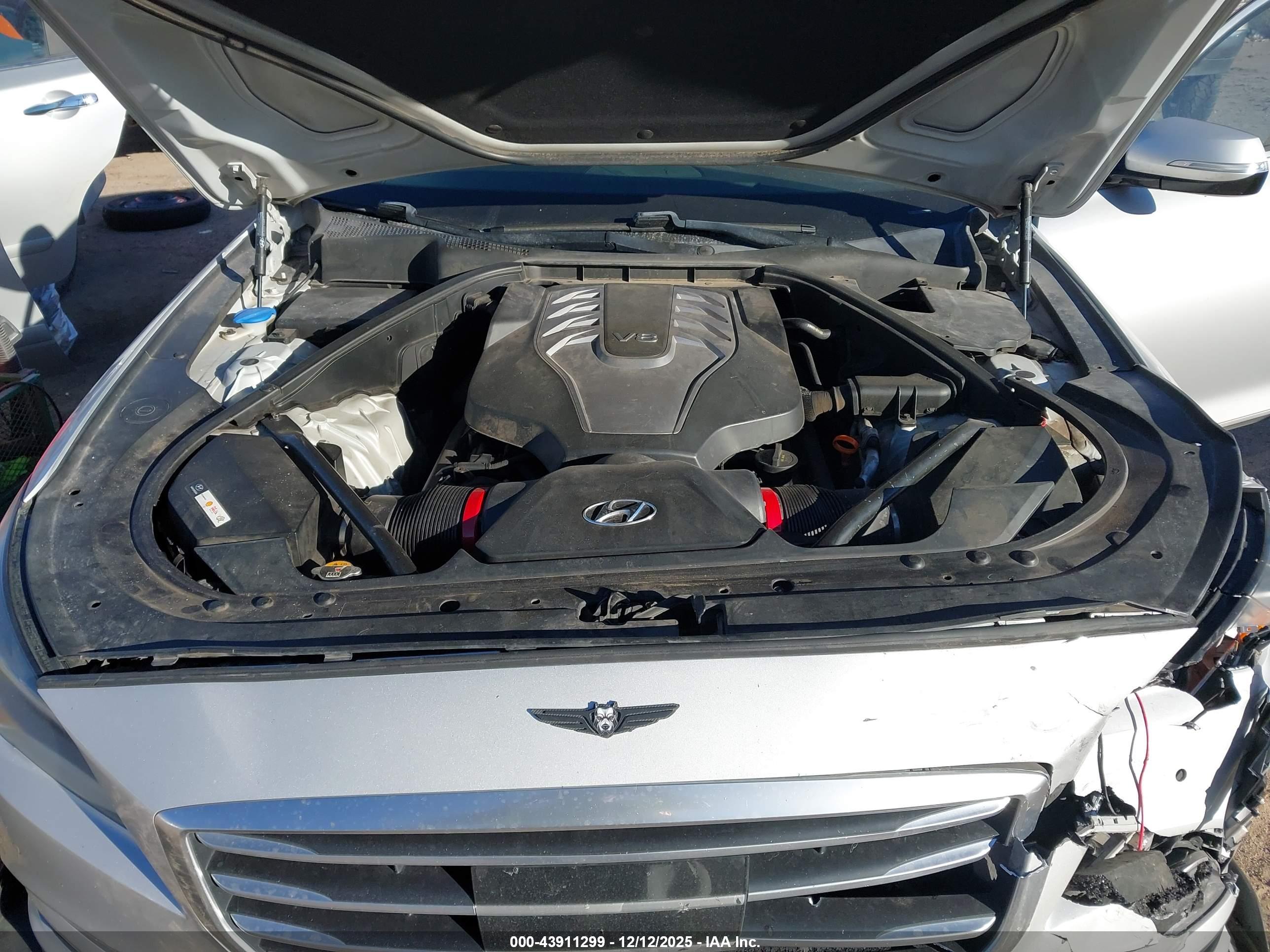HYUNDAI GENESIS image 10