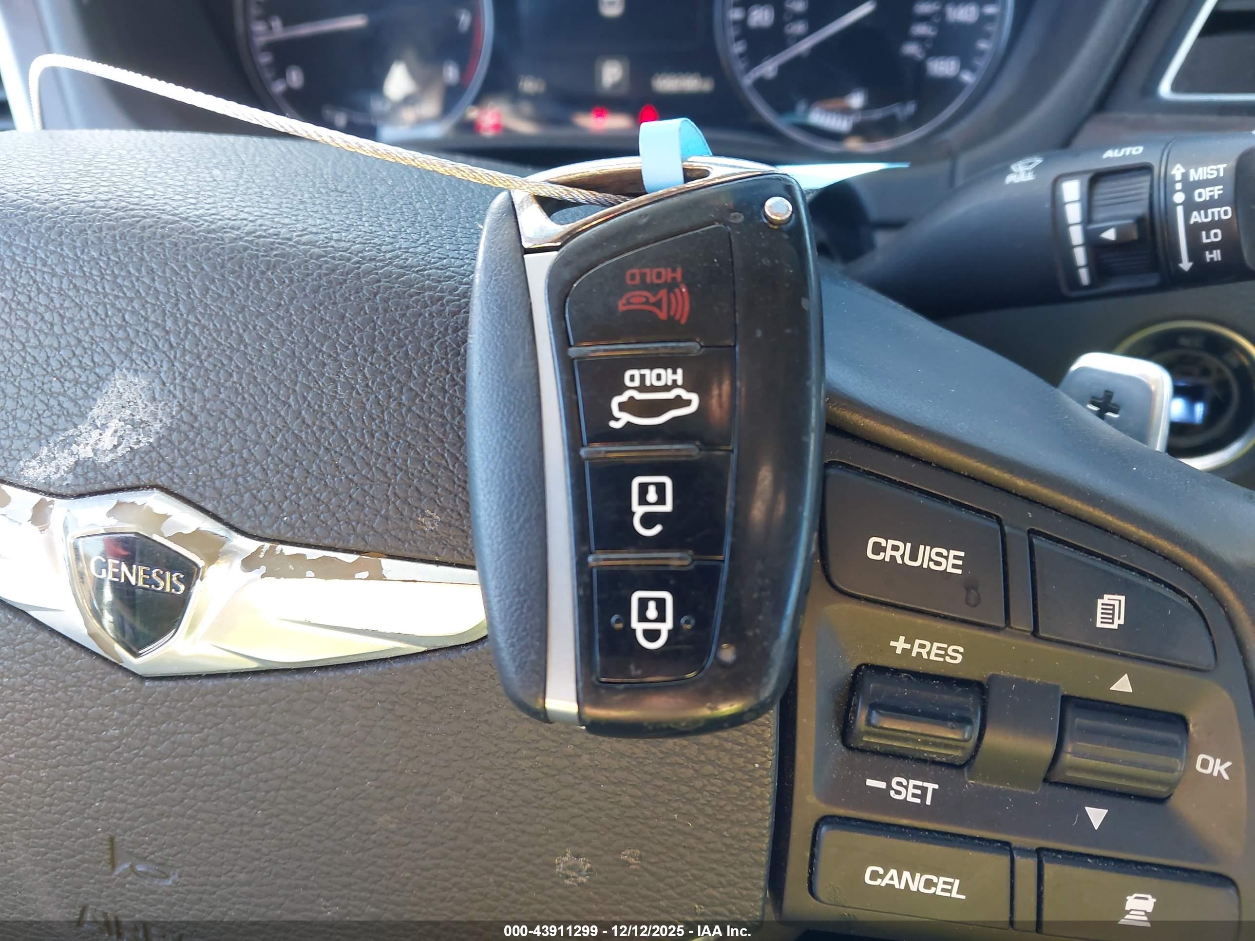 HYUNDAI GENESIS image 11