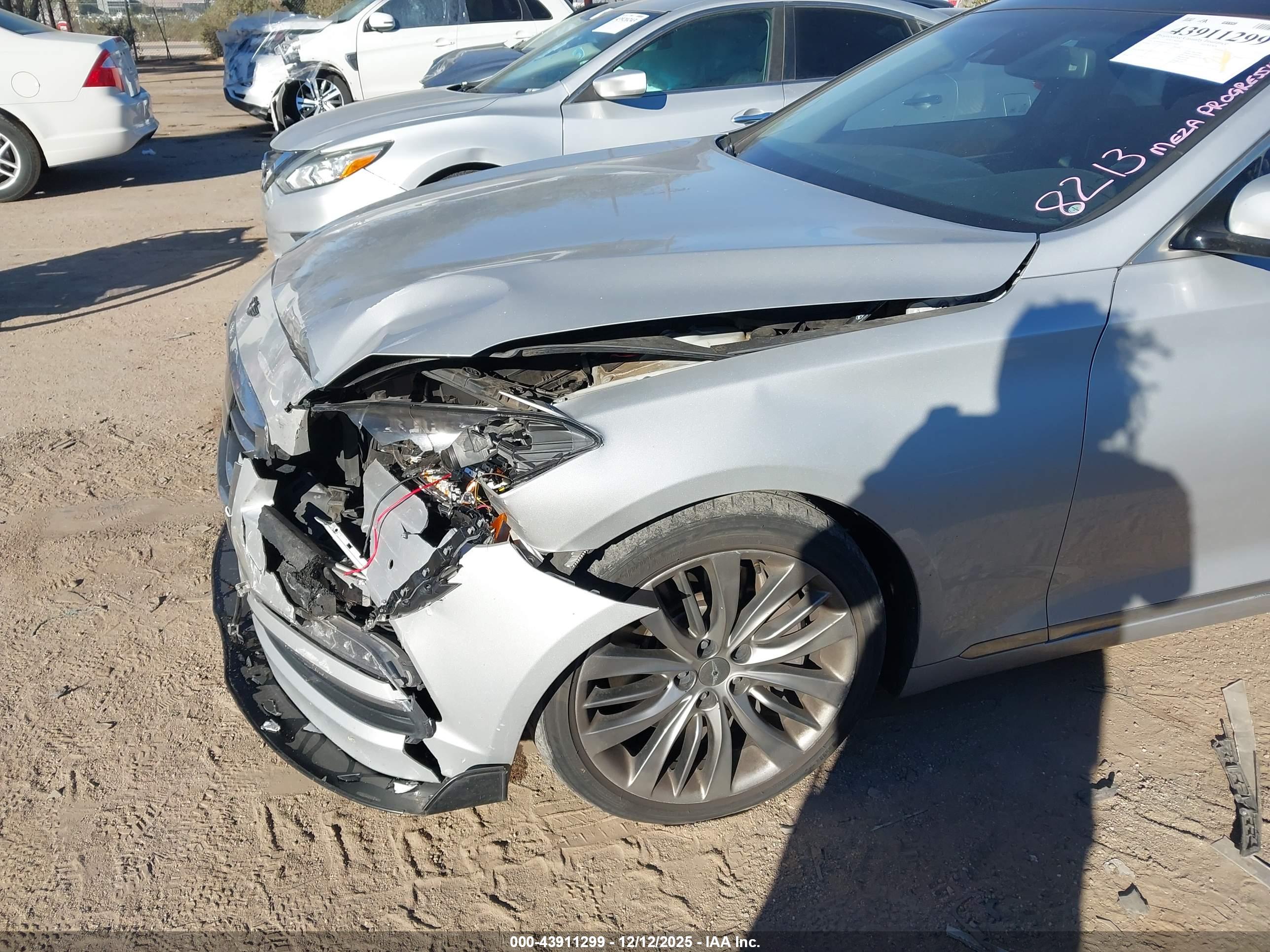 HYUNDAI GENESIS image 6