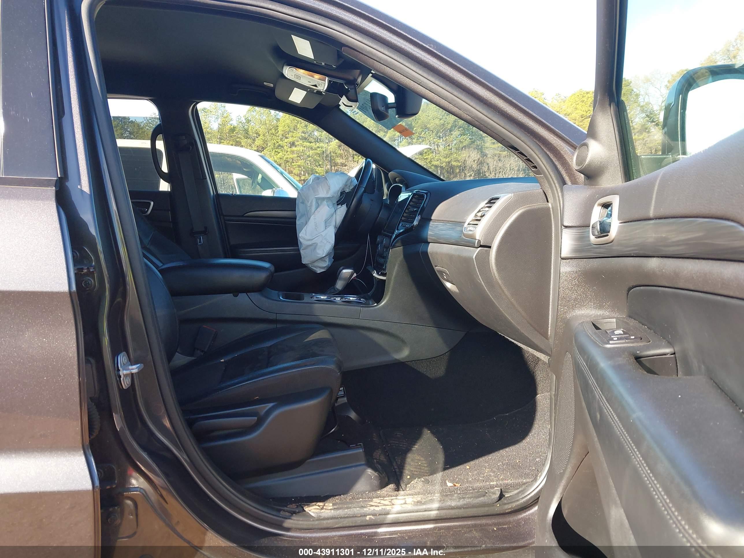 JEEP GRAND image 5