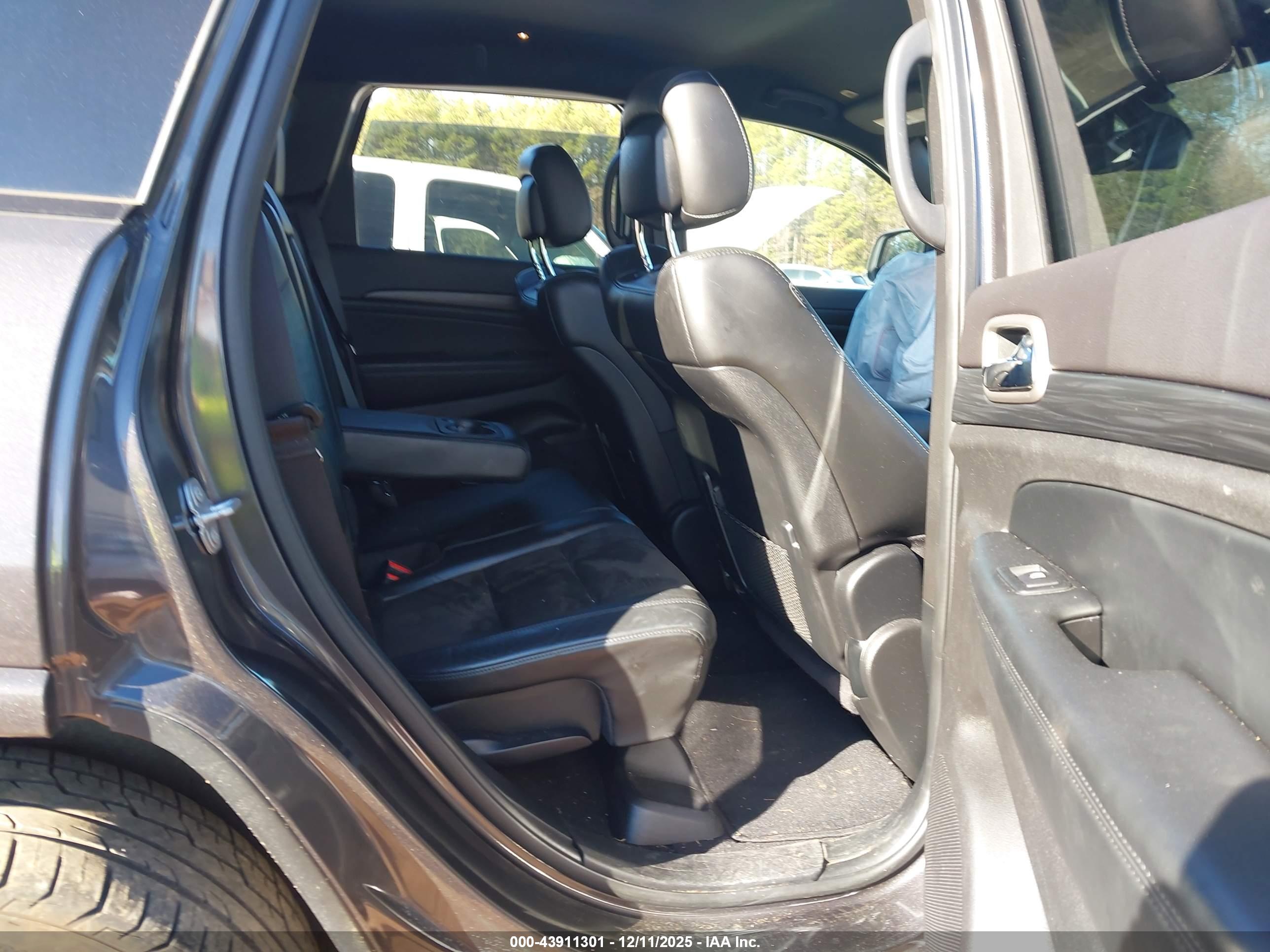 JEEP GRAND image 8