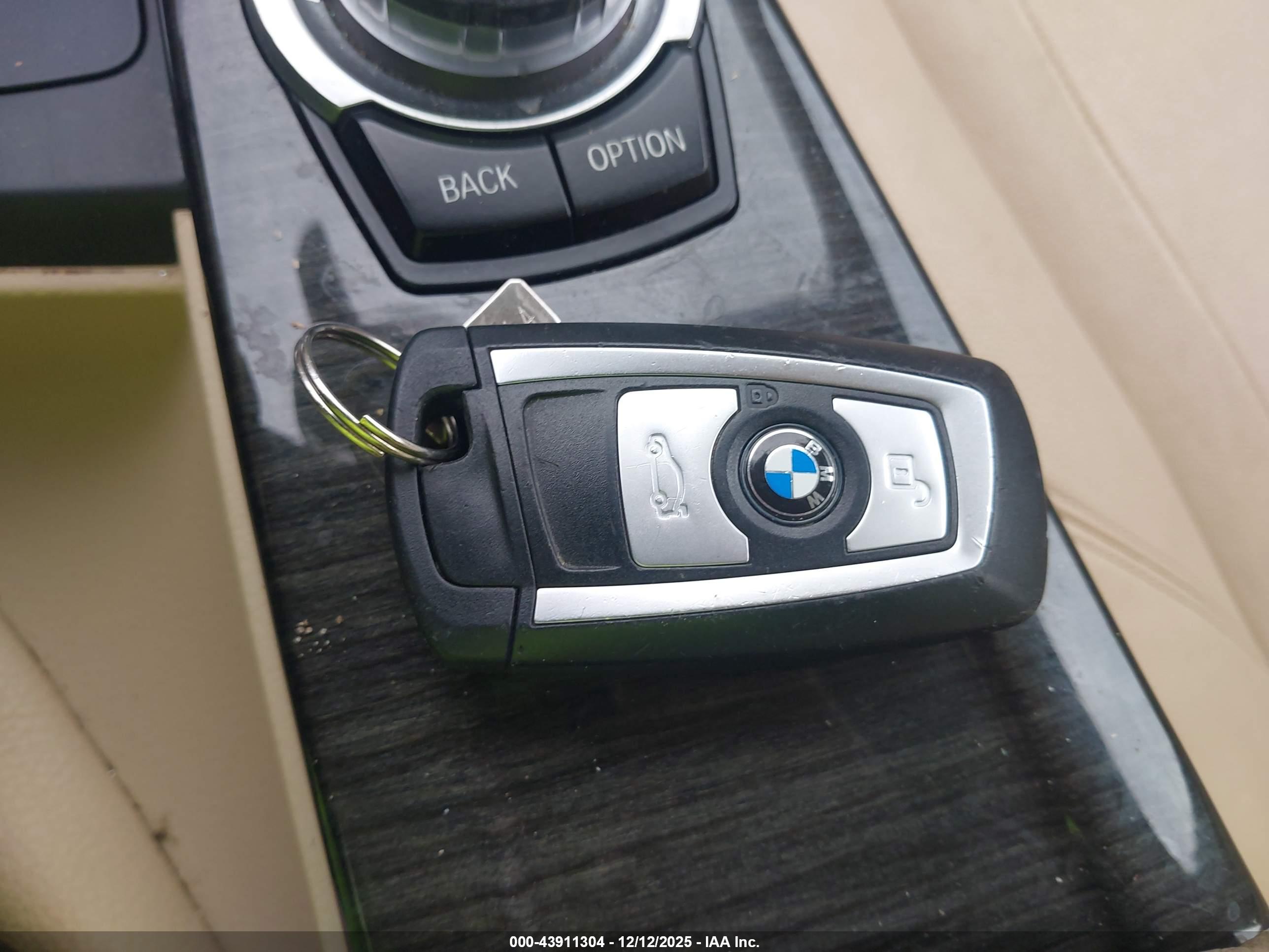 BMW 328I image 11
