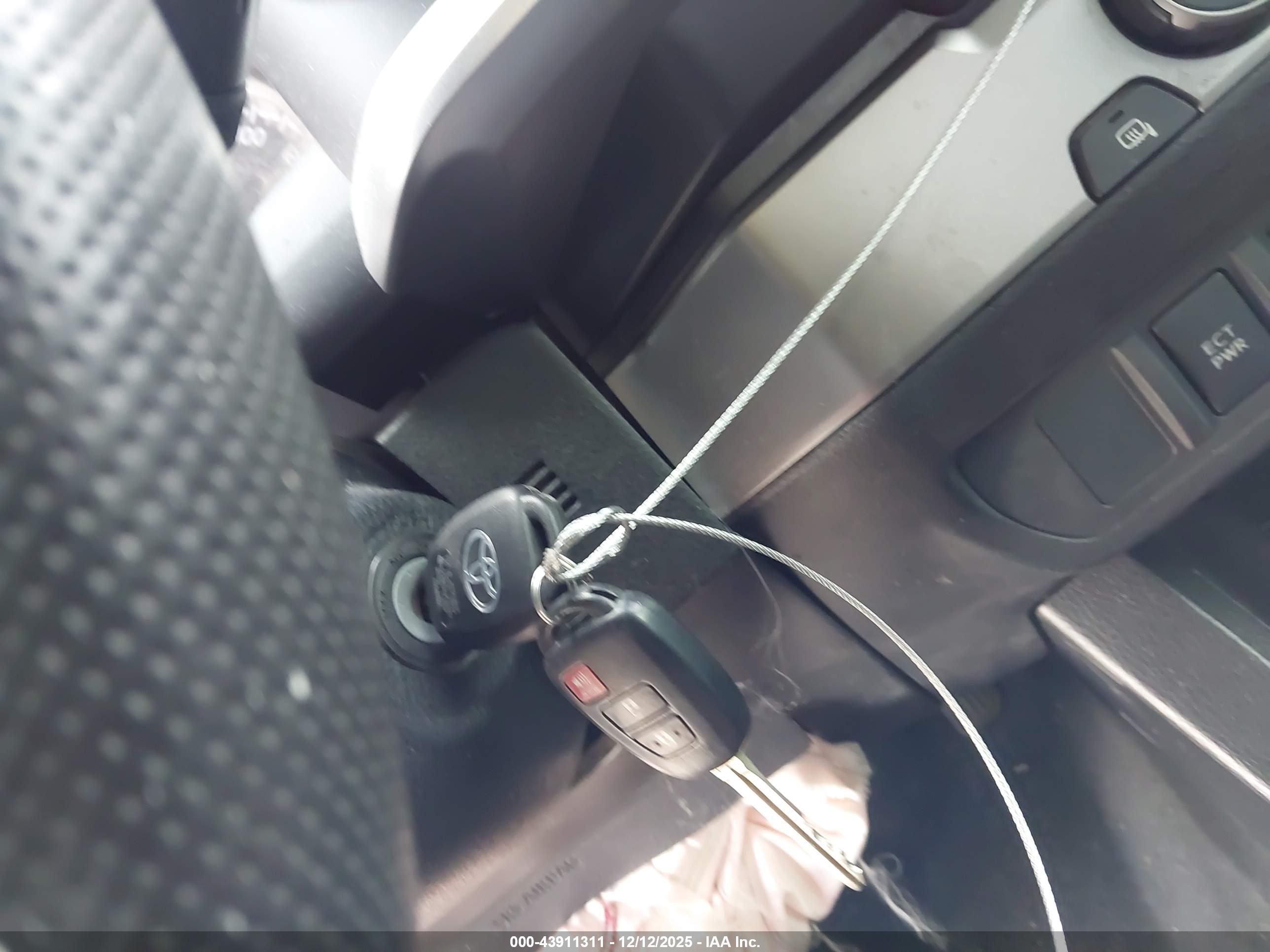 TOYOTA TACOMA image 11