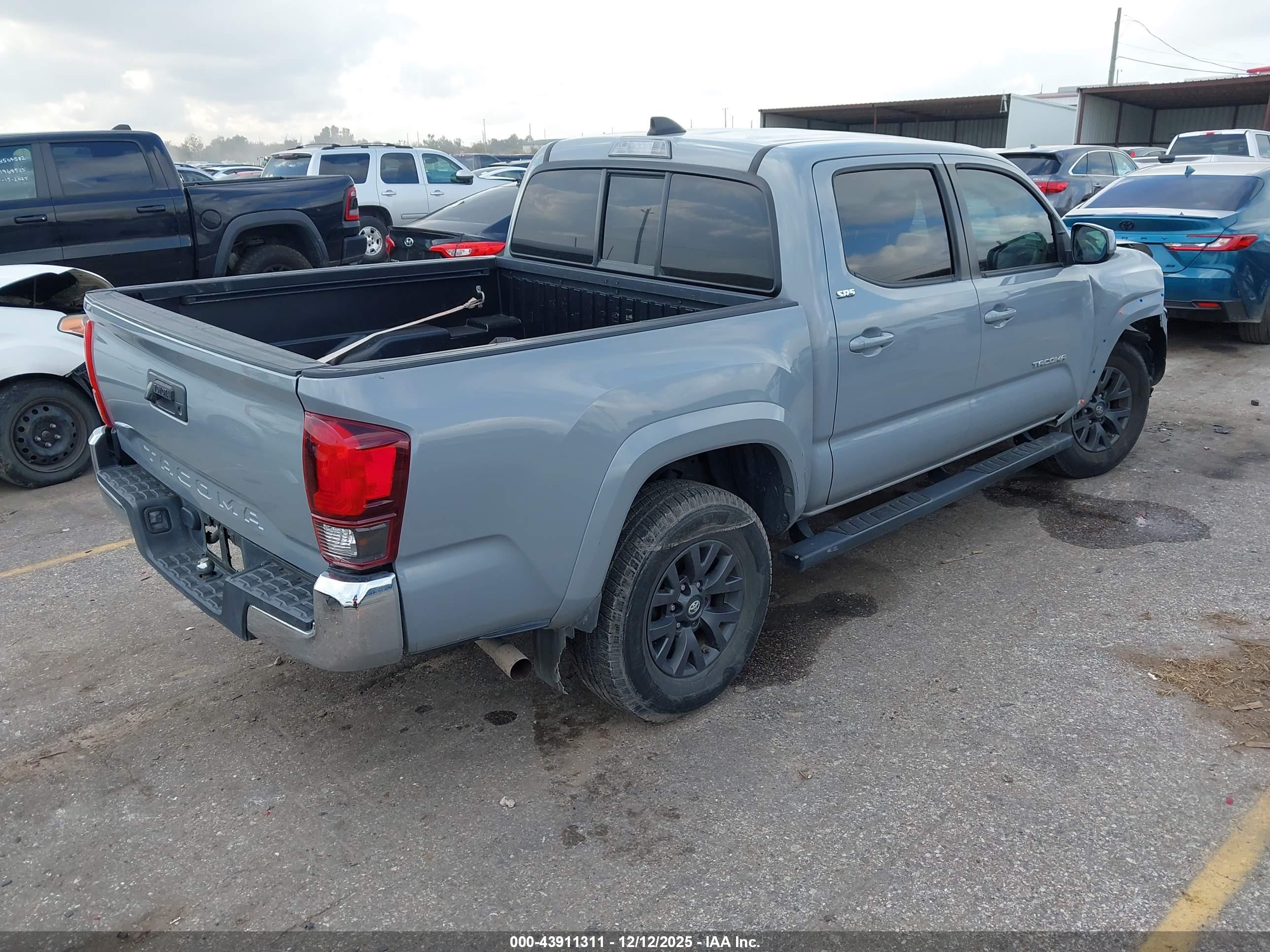 TOYOTA TACOMA image 4