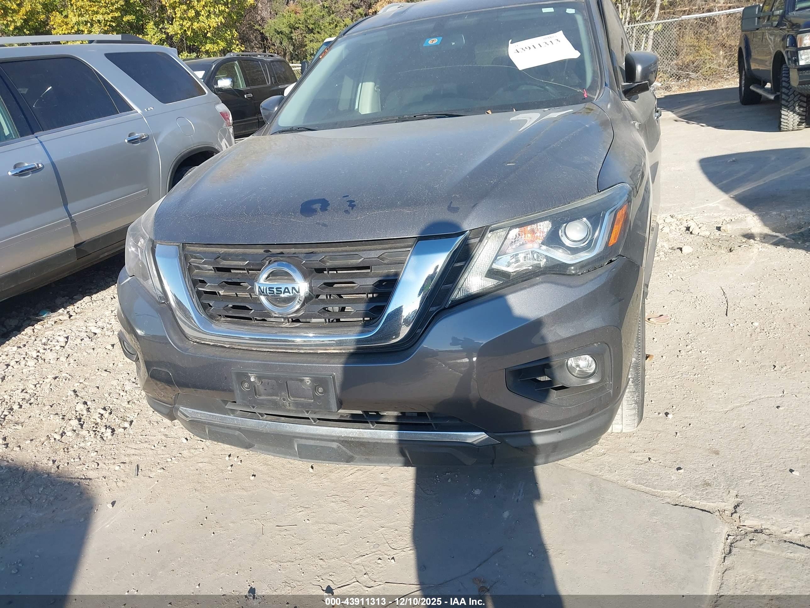 NISSAN PATHFINDER image 6