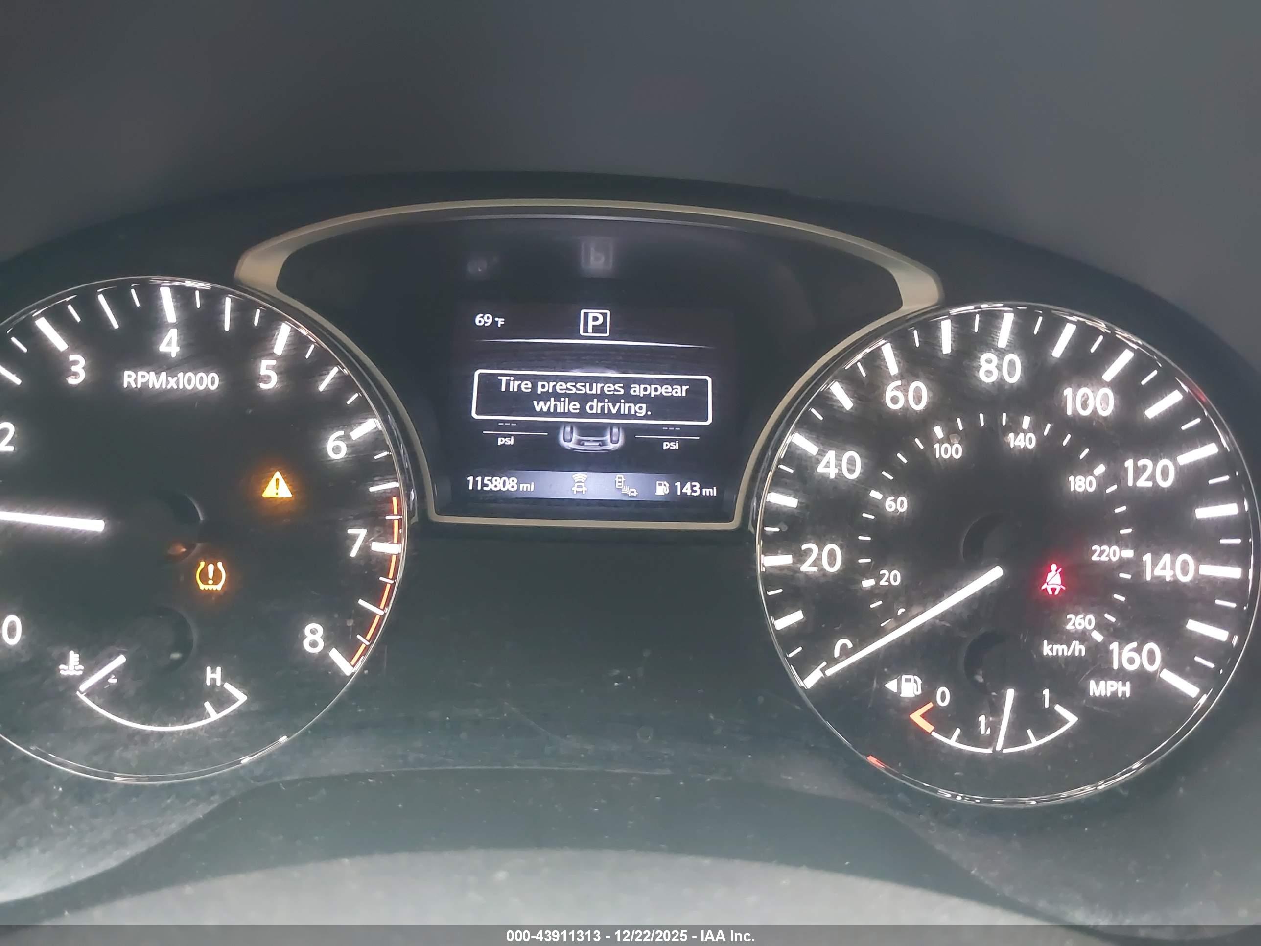 NISSAN PATHFINDER image 7