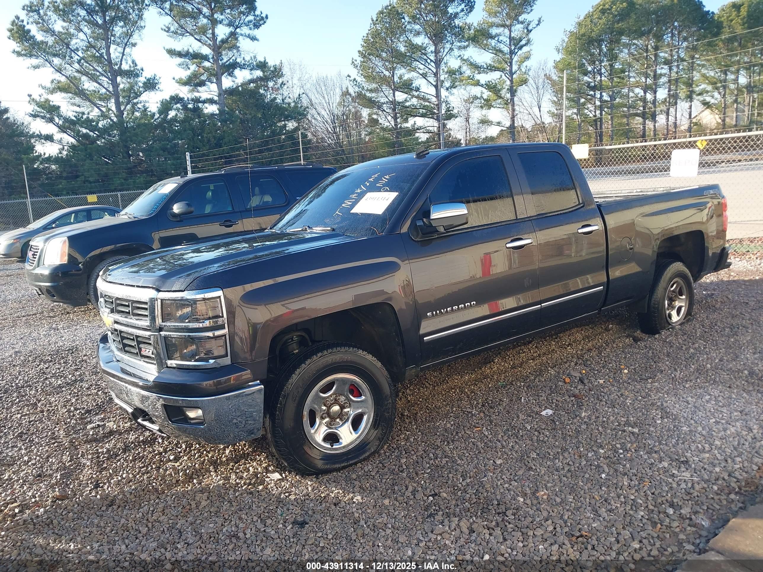 CHEVROLET SILVERADO image 2