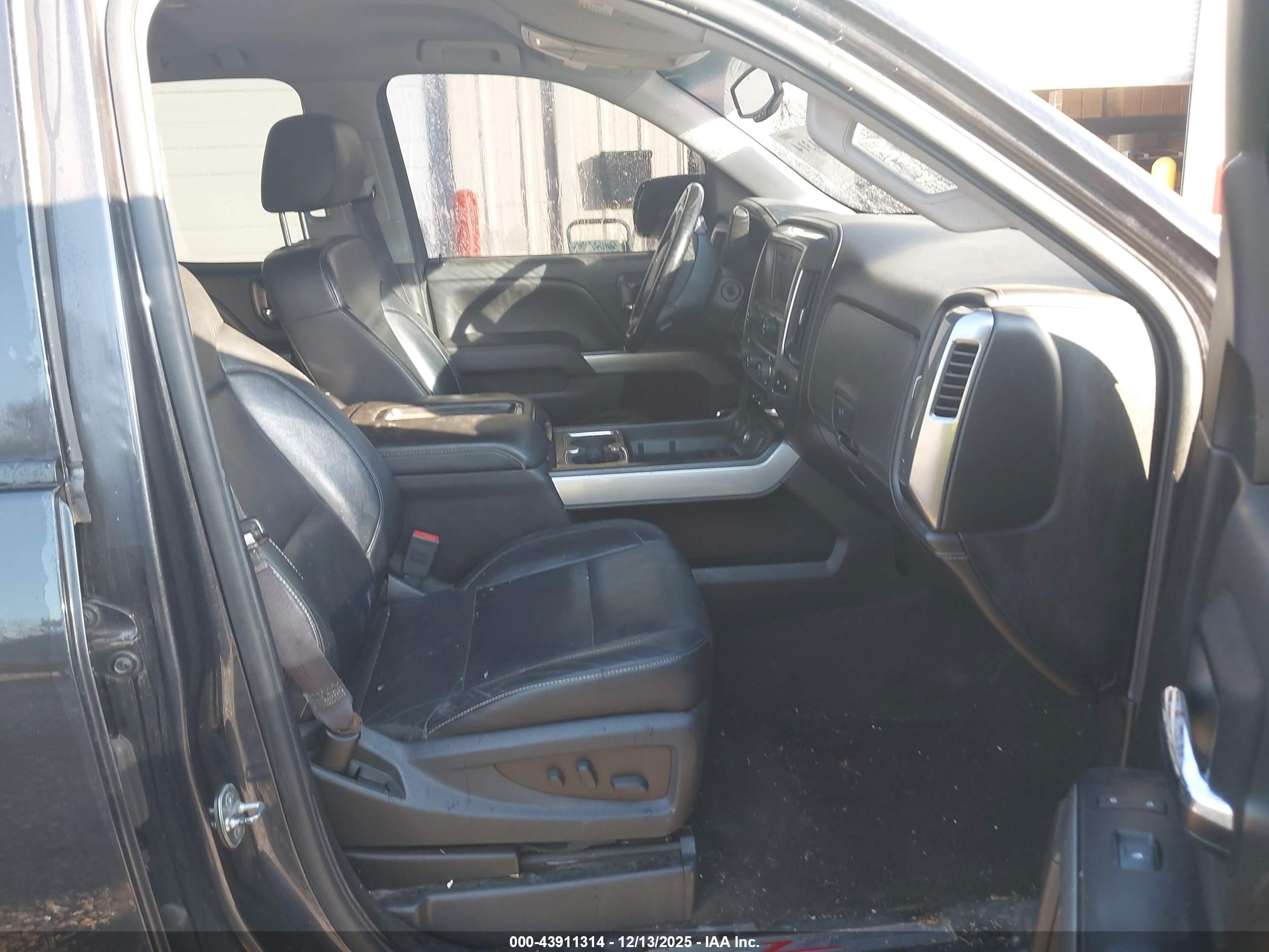 CHEVROLET SILVERADO image 5