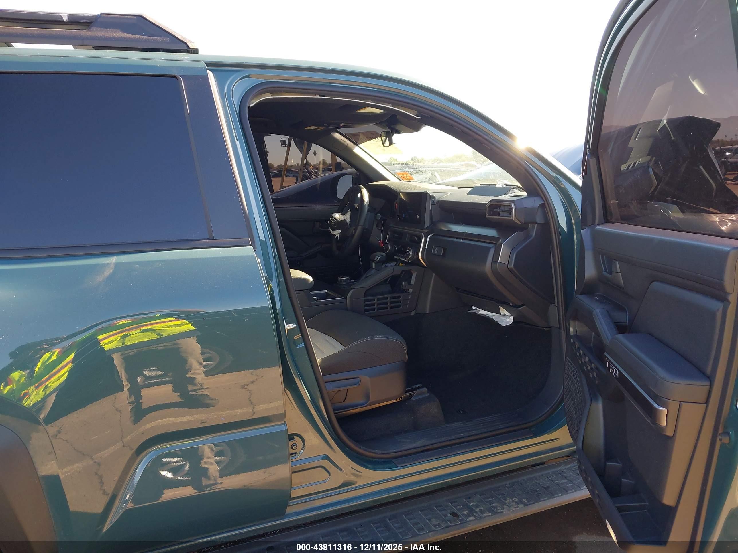 TOYOTA 4RUNNER image 5