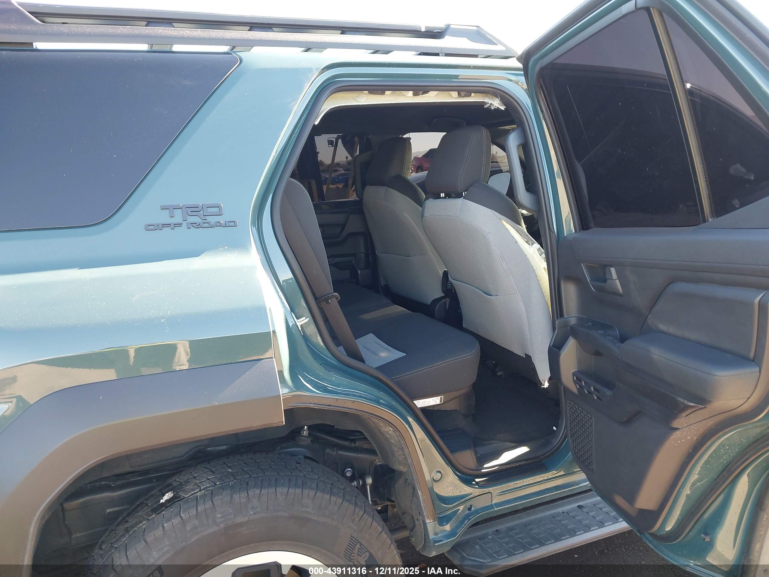 TOYOTA 4RUNNER image 8