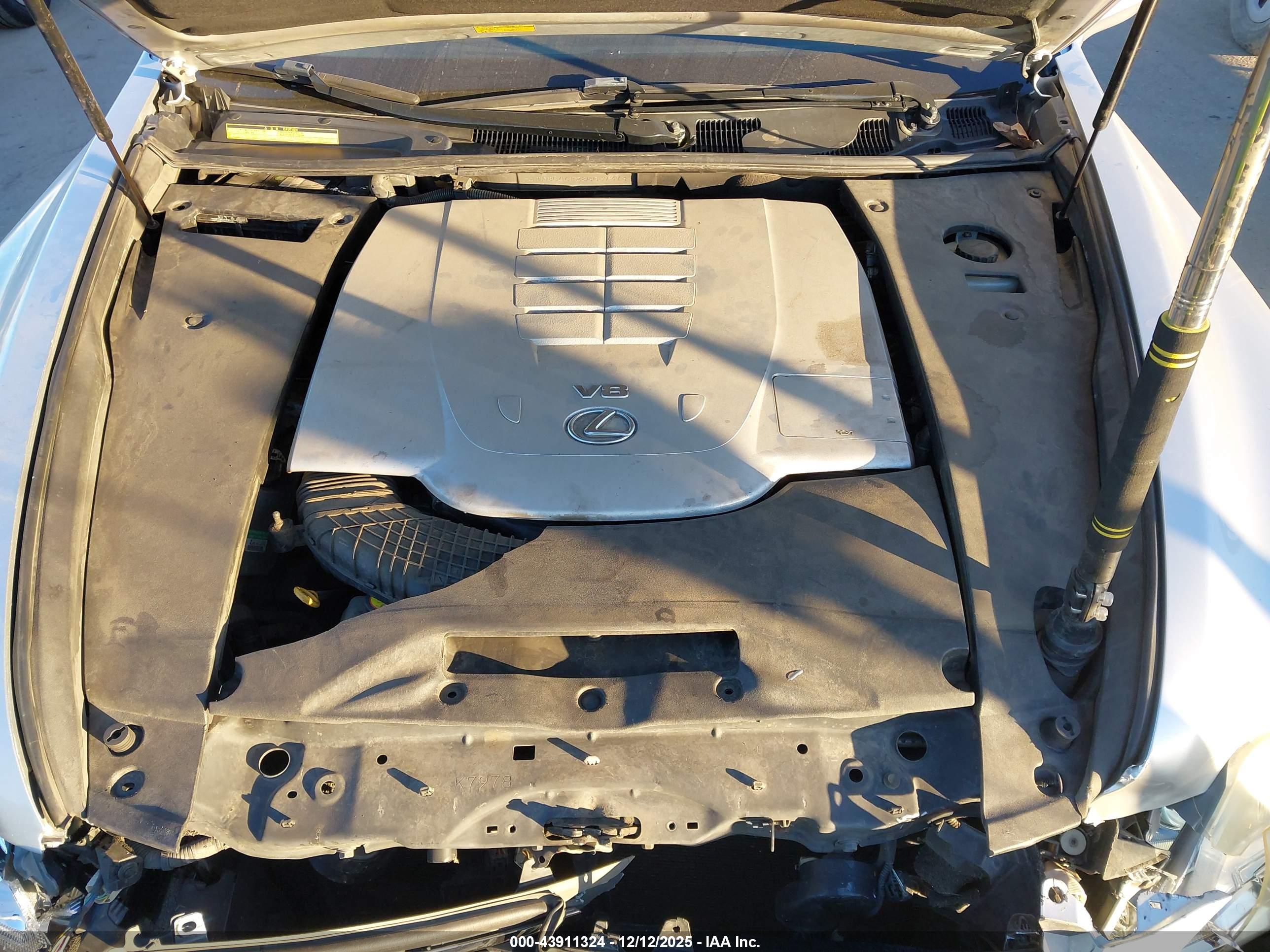 LEXUS LS image 10