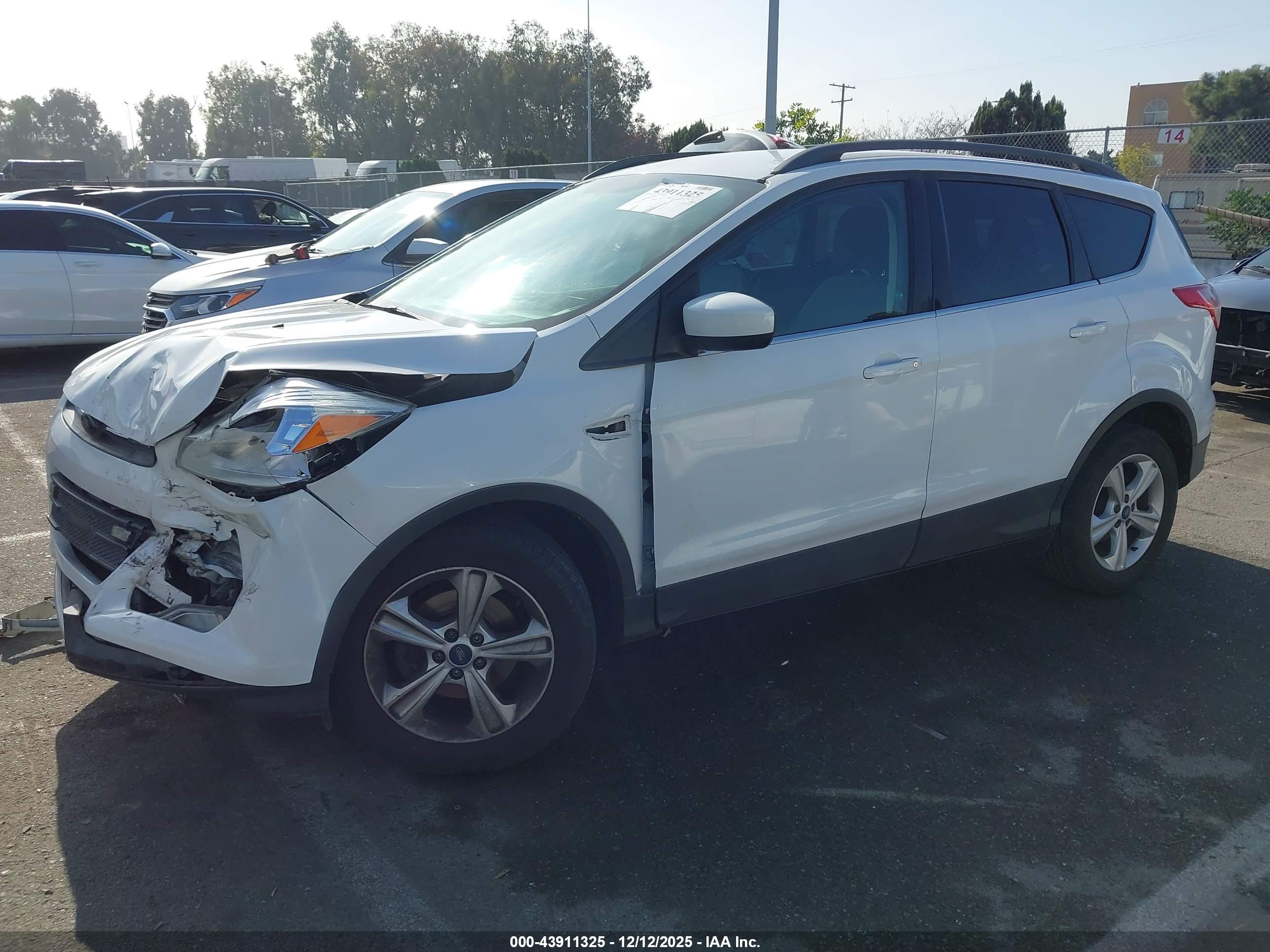 FORD ESCAPE image 2