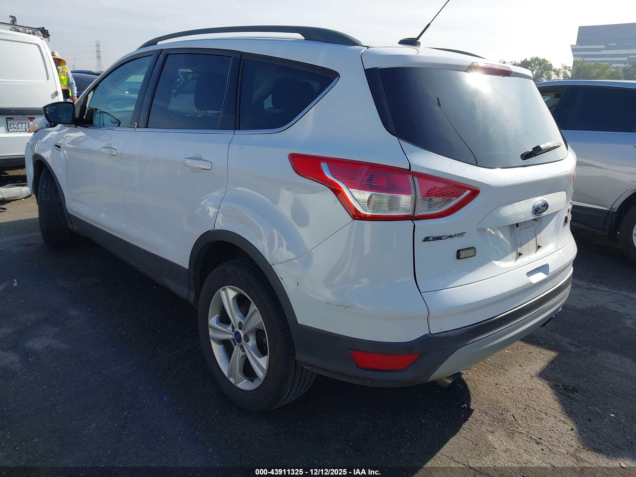 FORD ESCAPE image 3
