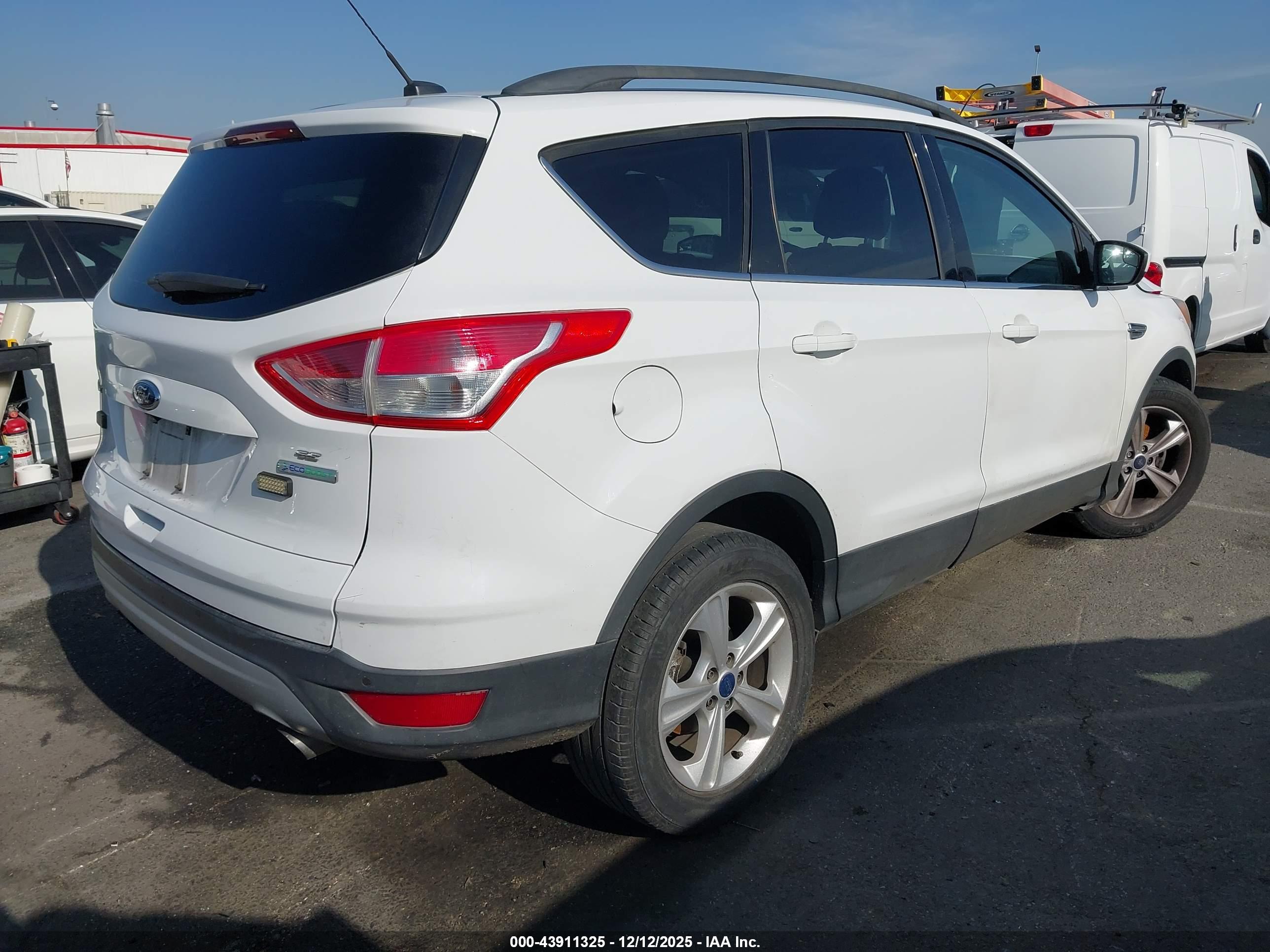 FORD ESCAPE image 4