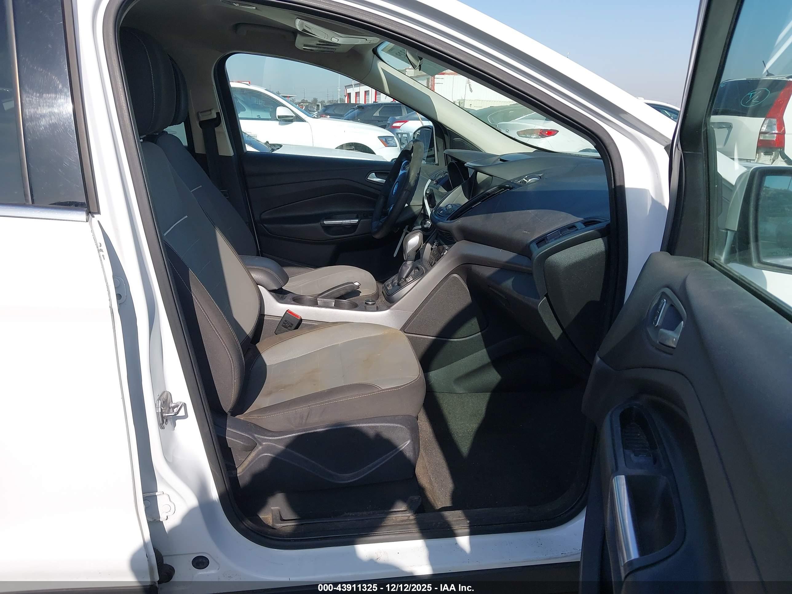 FORD ESCAPE image 5