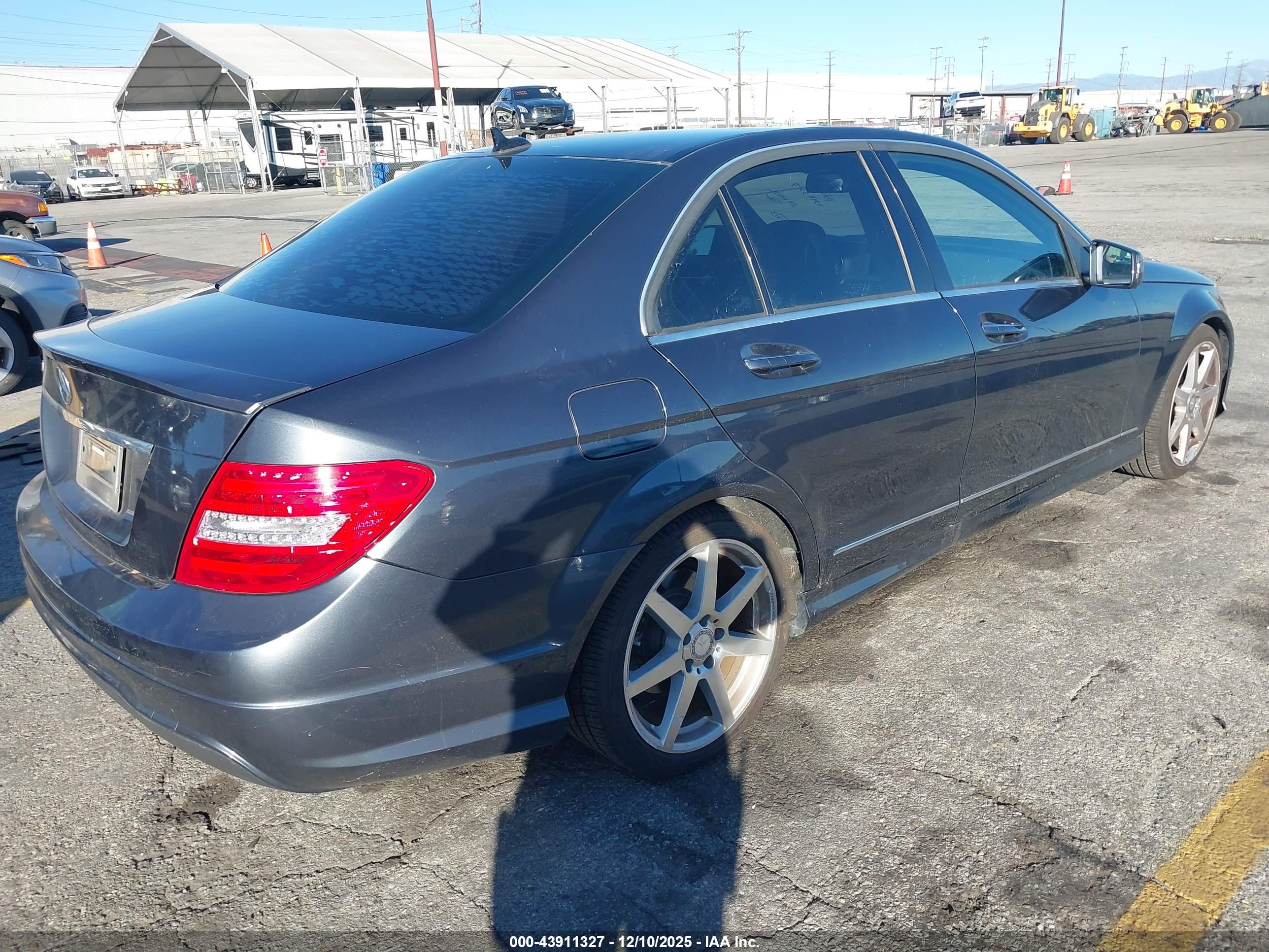 MERCEDES-BENZ C image 4