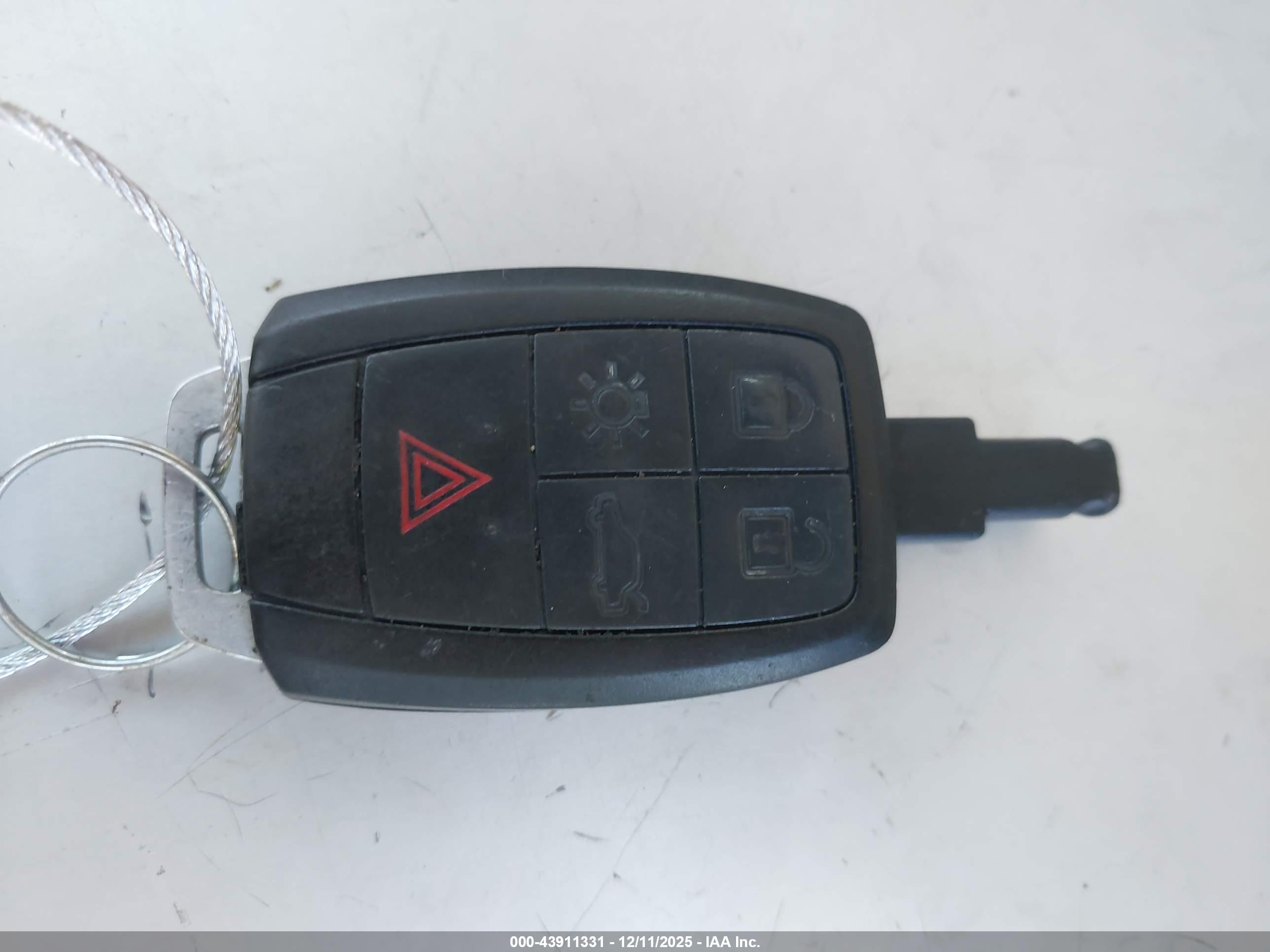 VOLVO S40 image 11