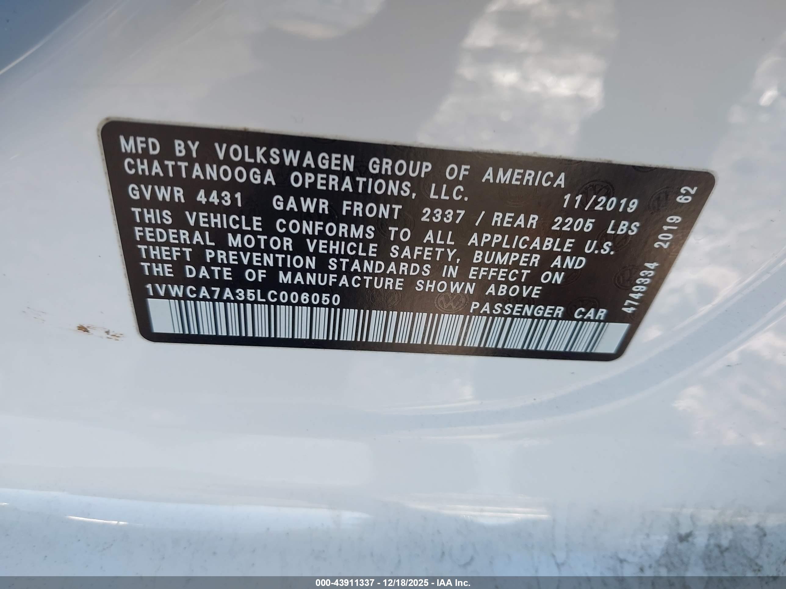 VOLKSWAGEN PASSAT image 9