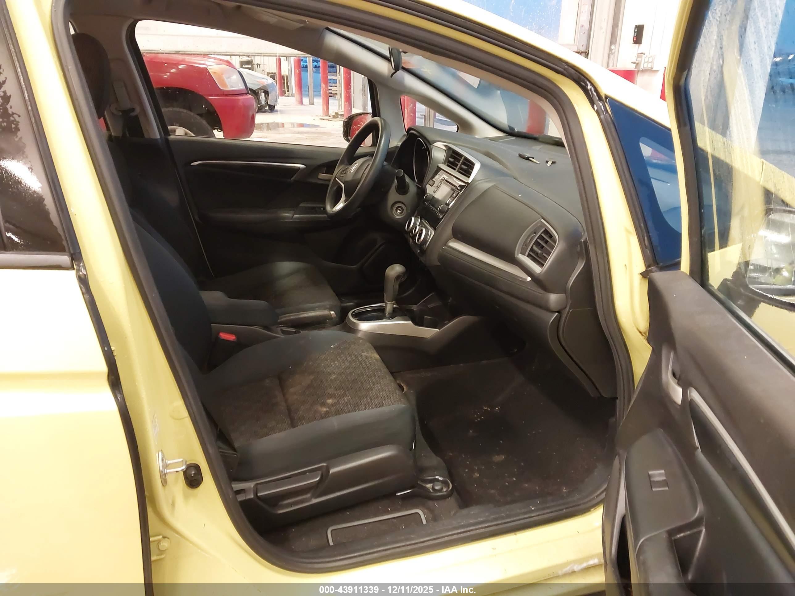 HONDA FIT image 5