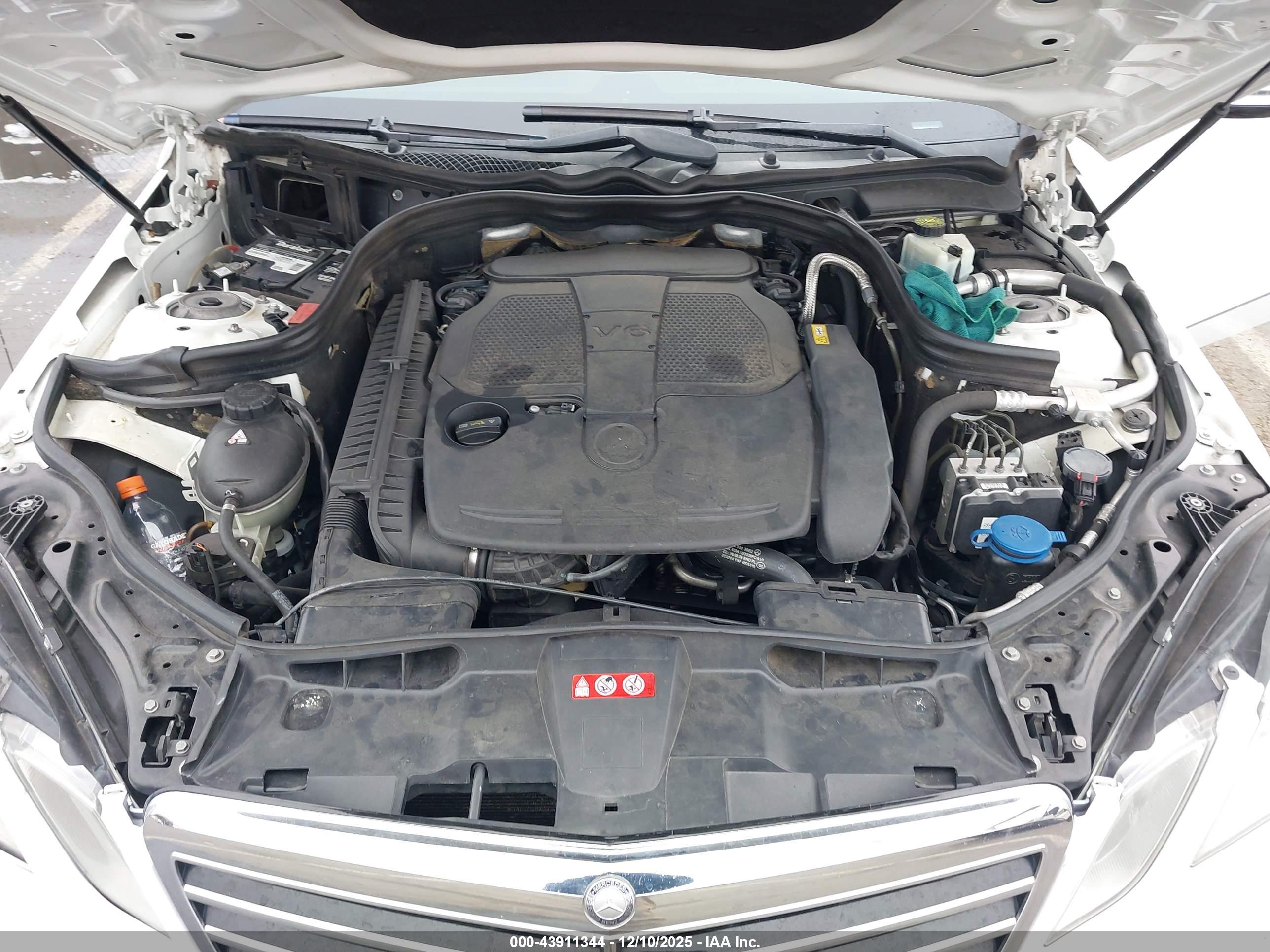 MERCEDES-BENZ E image 10