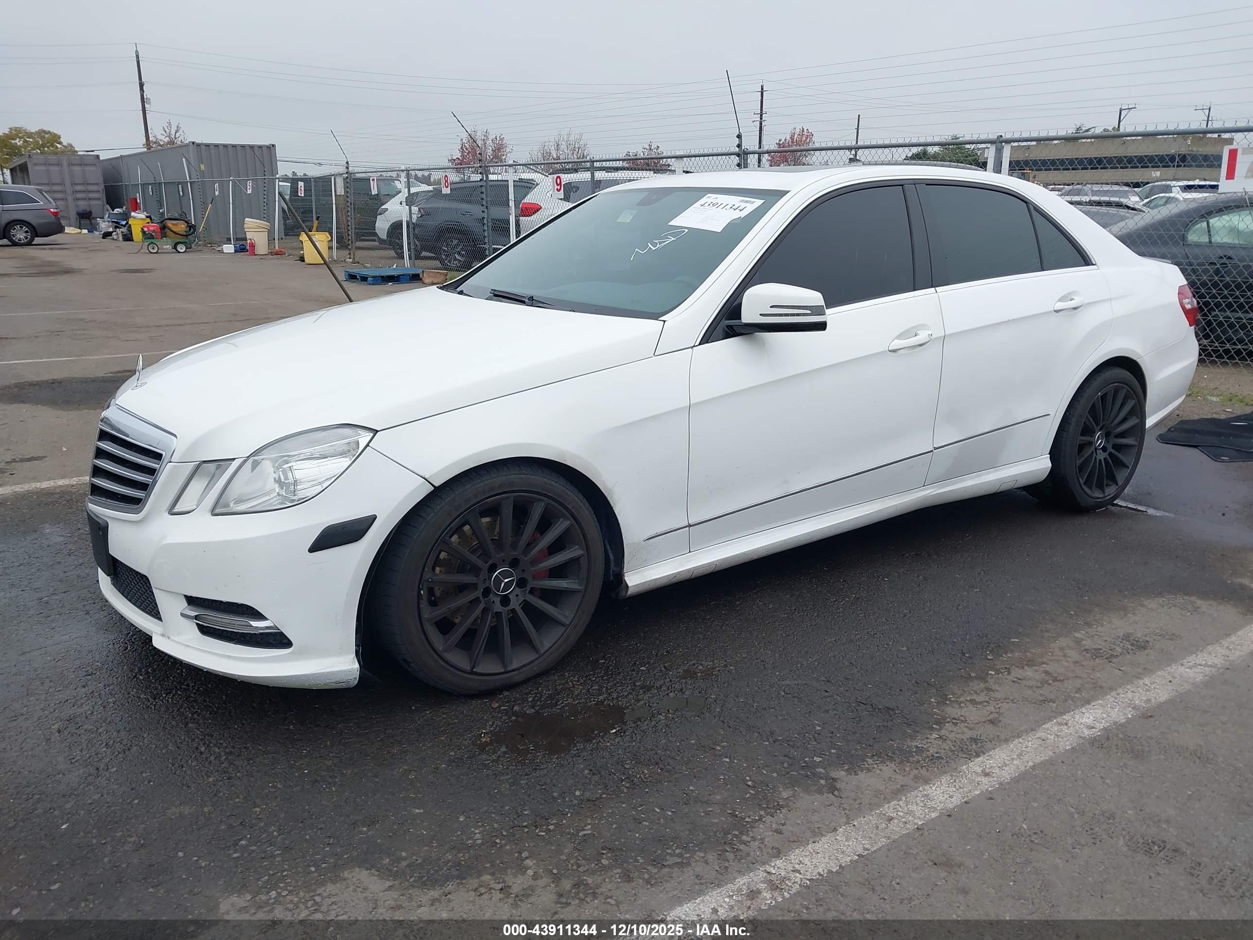 MERCEDES-BENZ E image 2